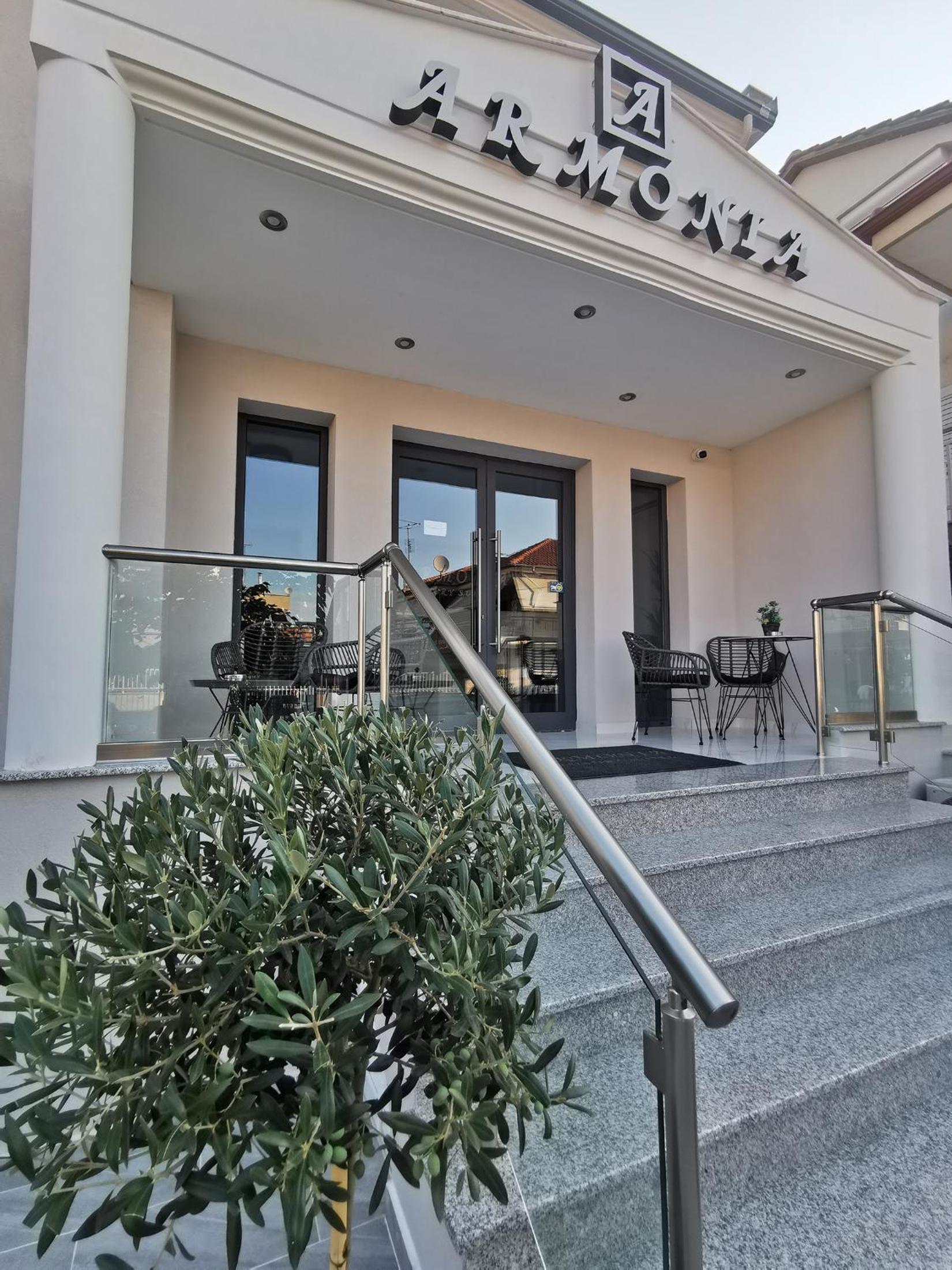 Armonia Luxury Suites