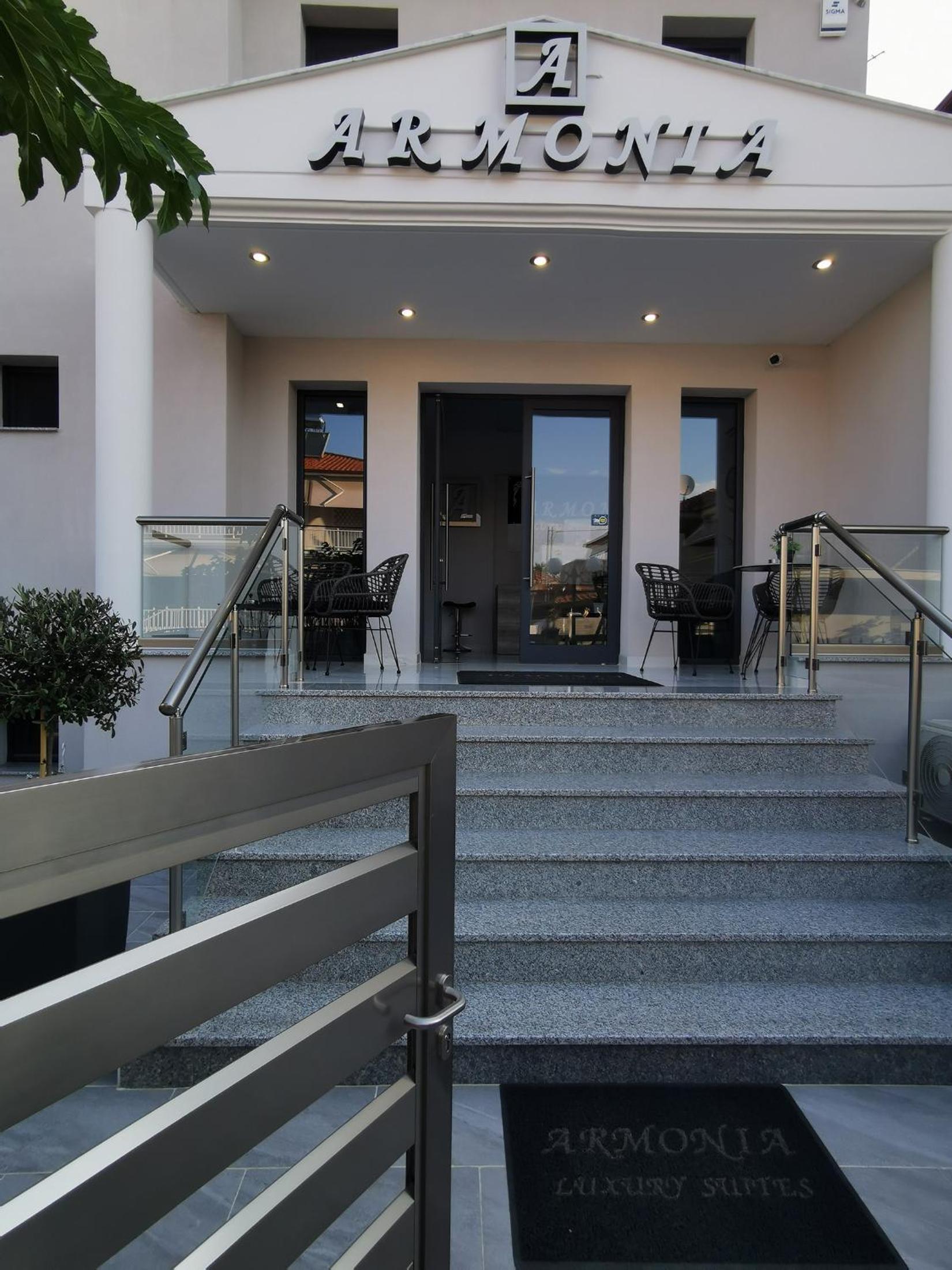 Armonia Luxury Suites