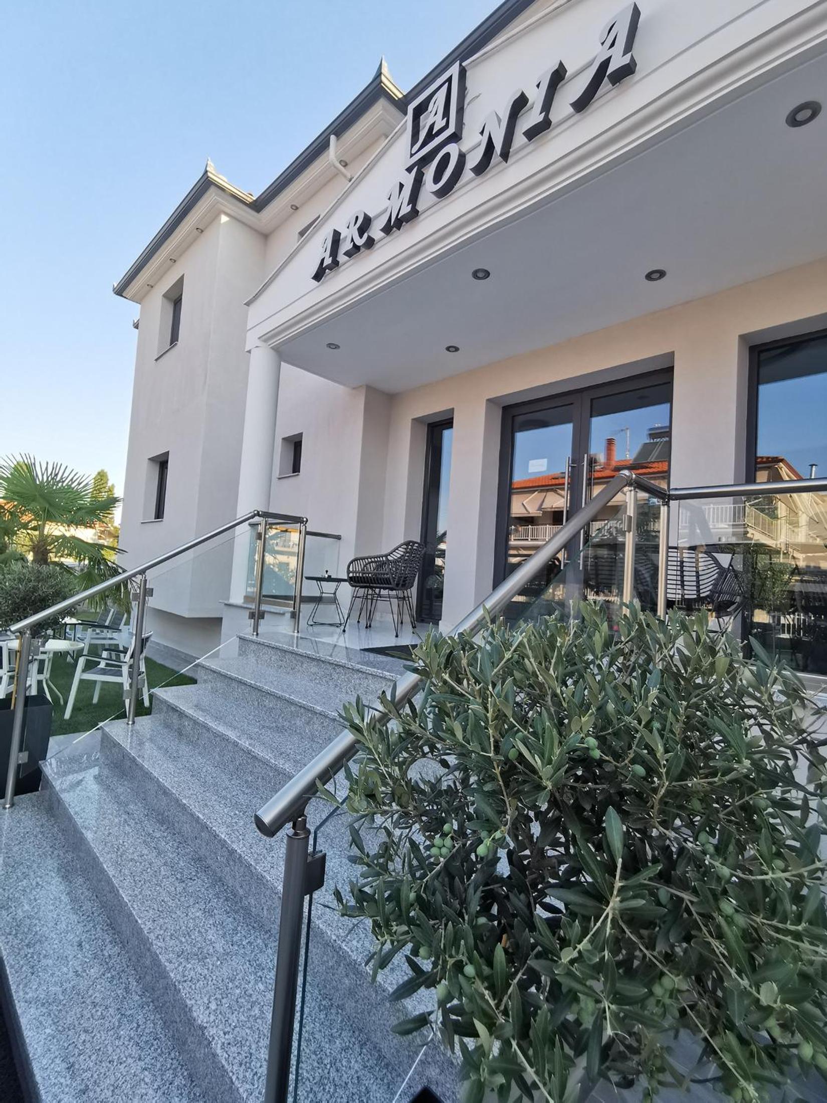 Armonia Luxury Suites
