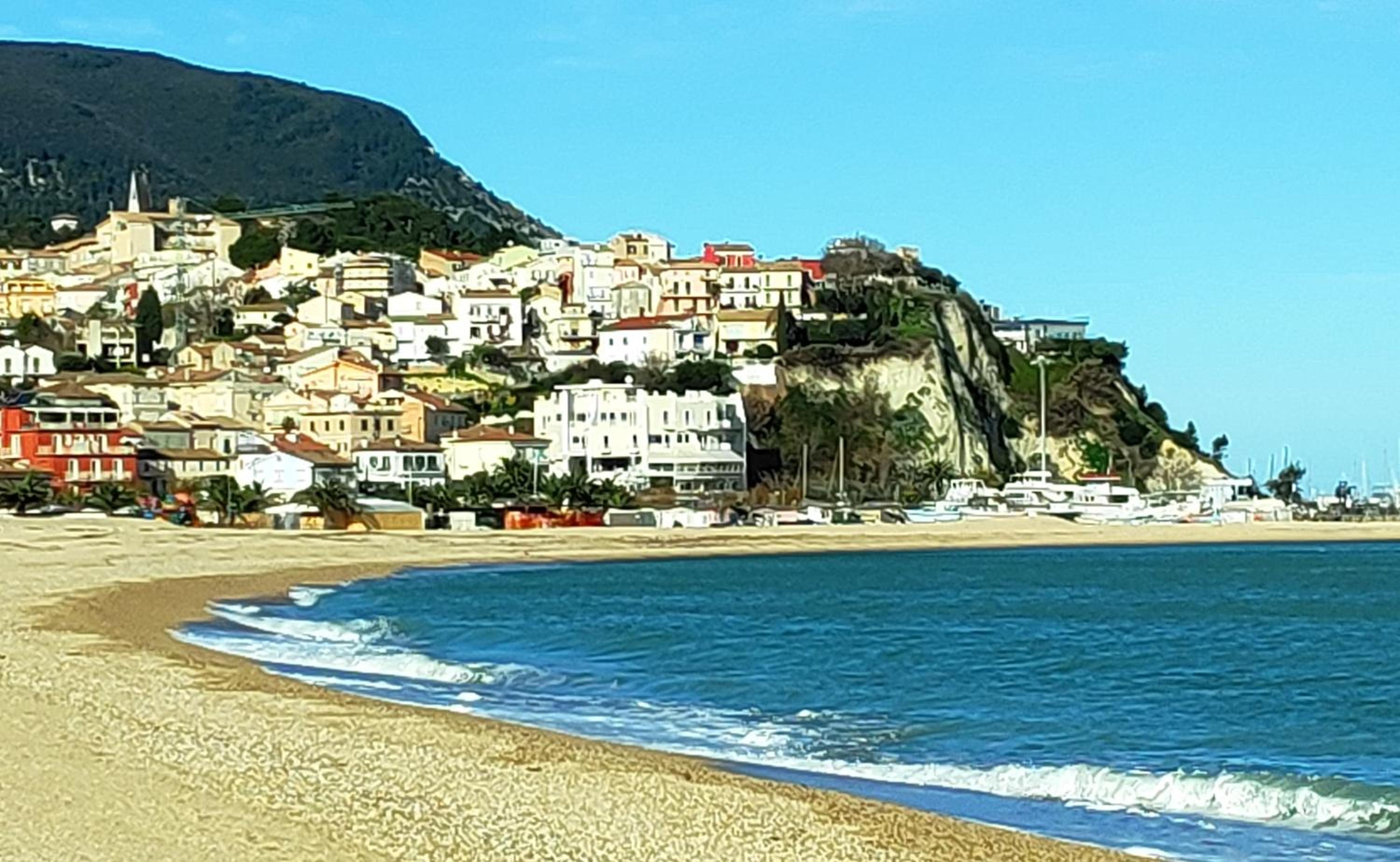 Appartamento L'Azalea - a due passi da Numana con grande terrazzo e piscina condominiale stagionale view 5