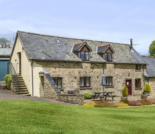 West Hollowcombe Farm Cottages - full site booking