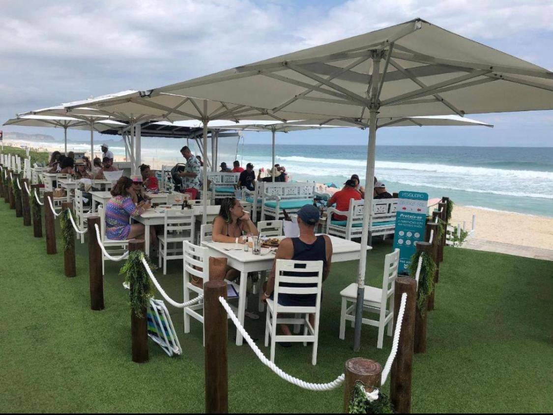 Apto de frente para a praia com vista pra lagoa