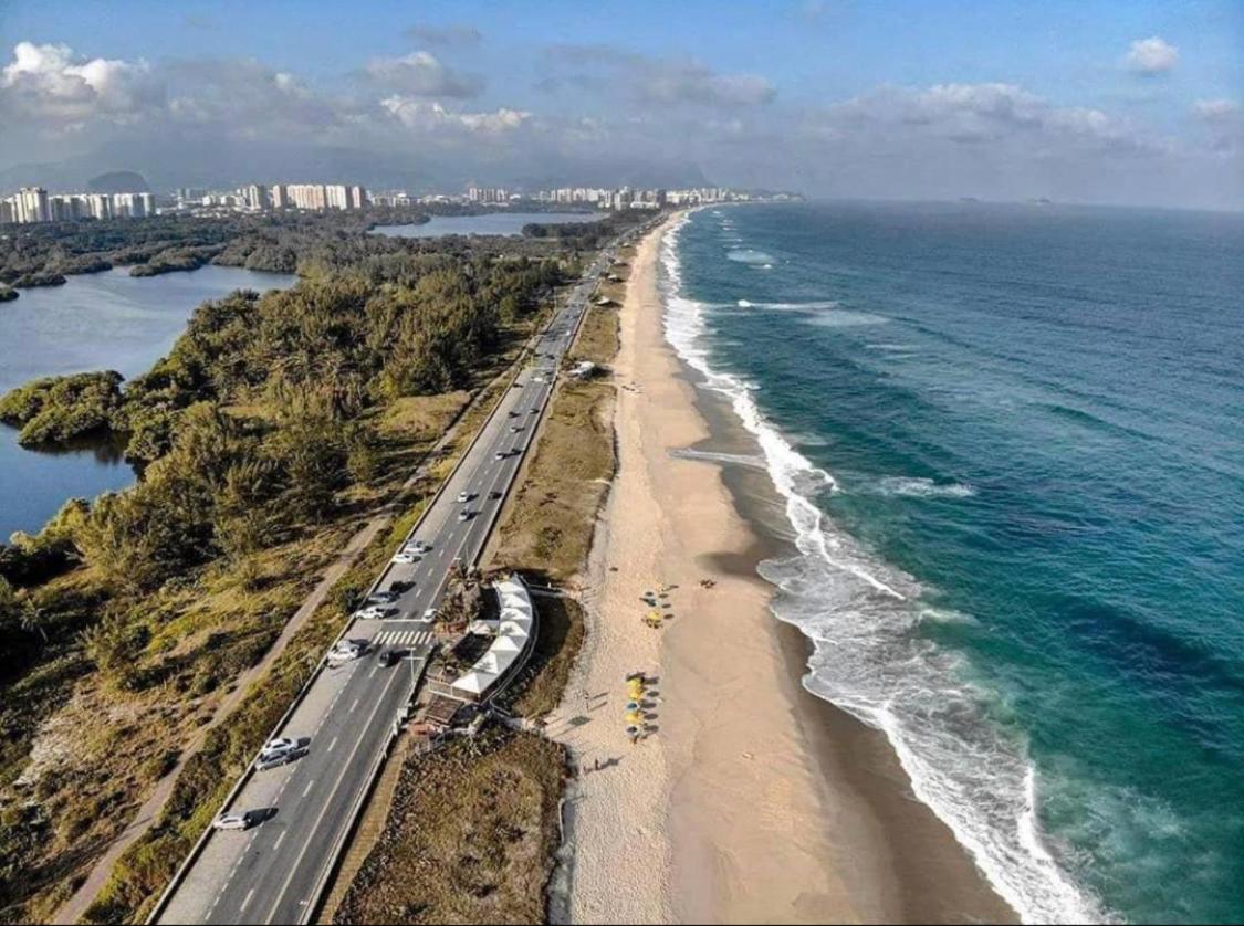 Apto de frente para a praia com vista pra lagoa