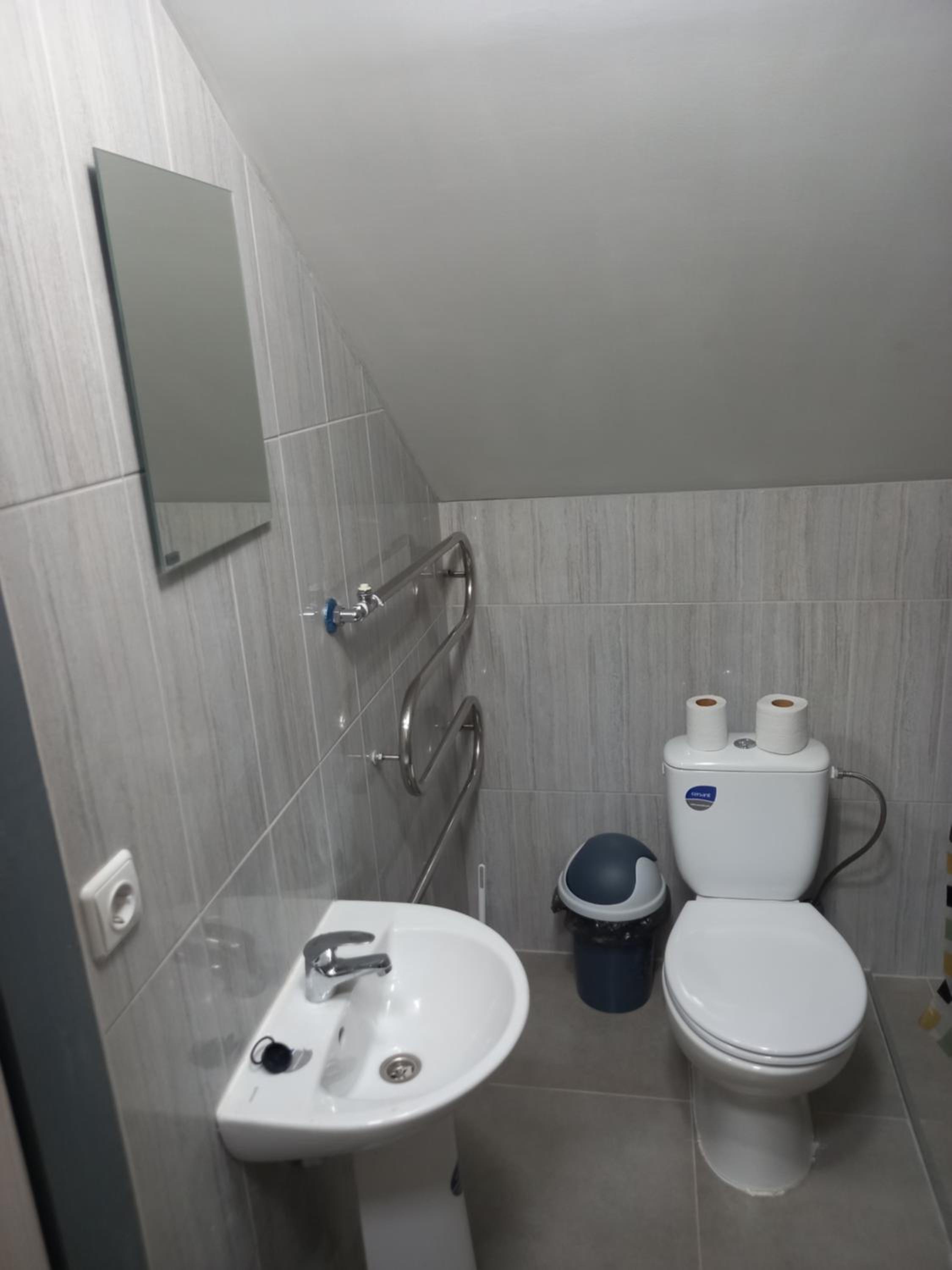 ROOMS FOR RENT view 3