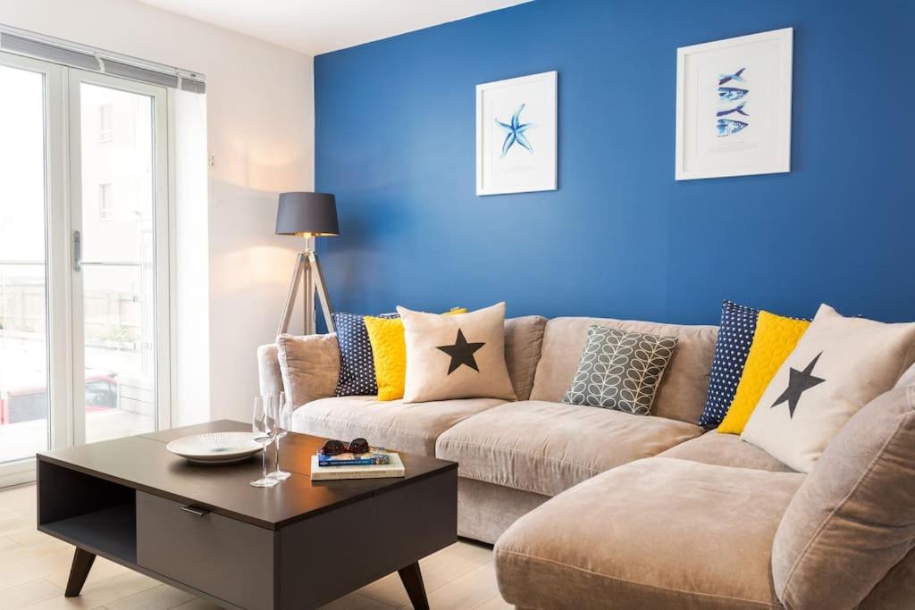 Luxury 3 floor Town House by Tolcarne Beach view 4
