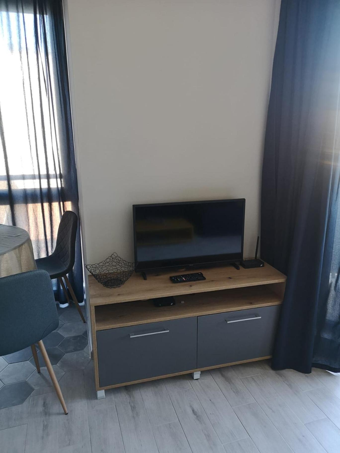 Apartment Opalchenska / Pirotska view 4