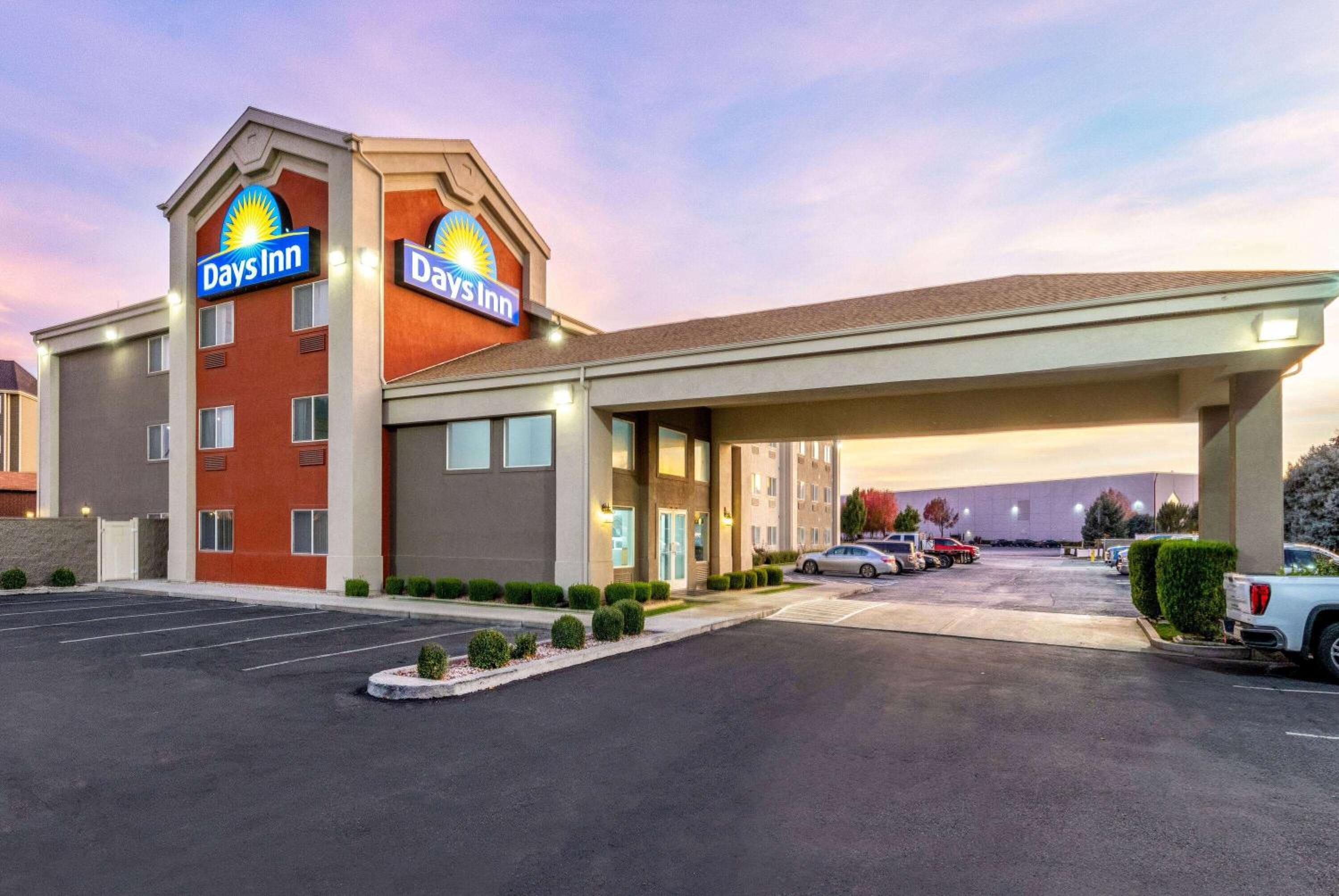 Days Inn by Wyndham Springville view 3