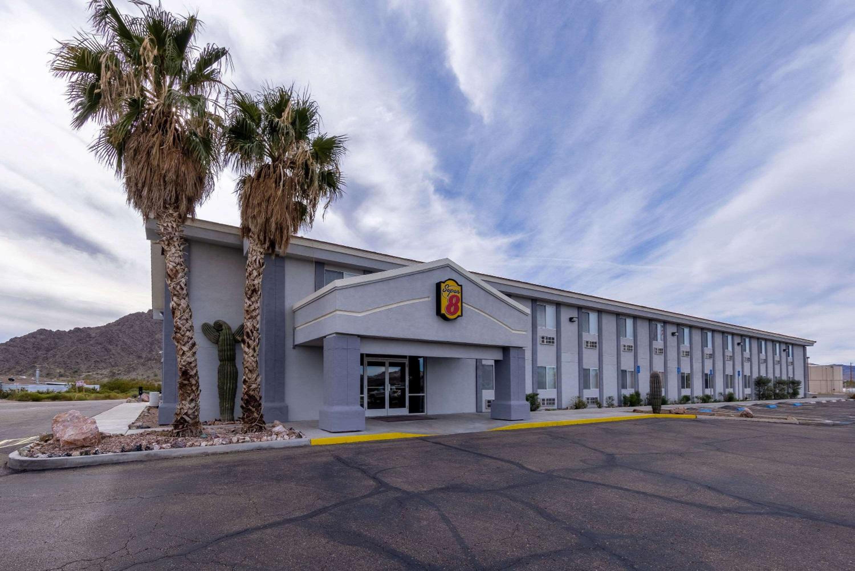 Blythe Vacations - Super 8 by Wyndham Quartzsite AZ - Property Image 1