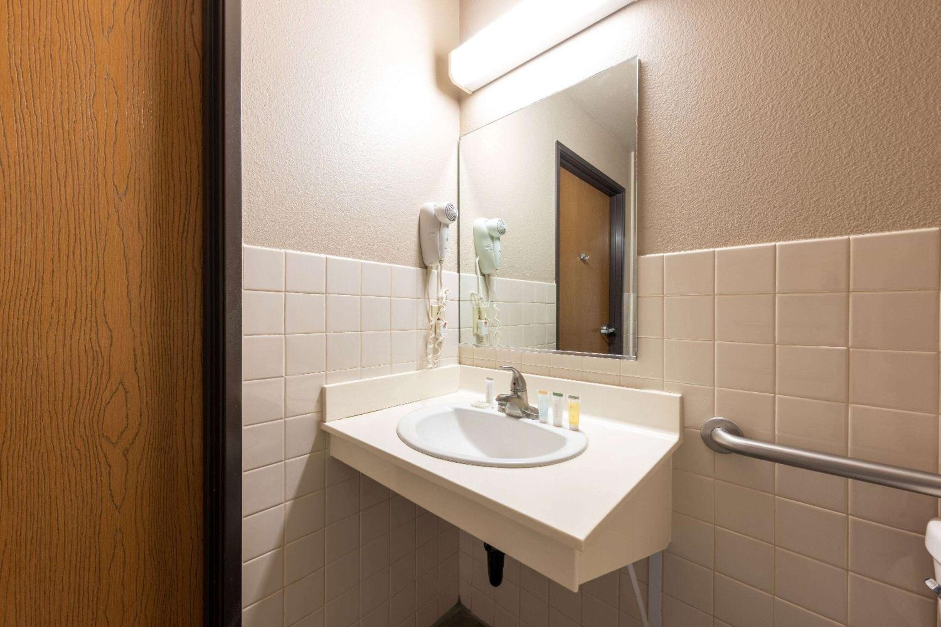 Super 8 by Wyndham Quartzsite AZ - Property Image 24