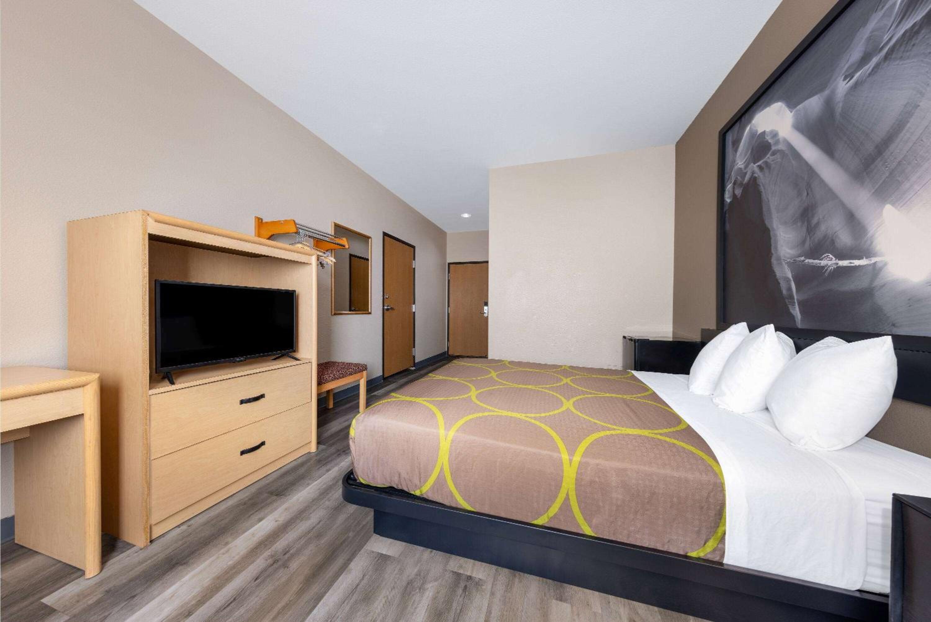Super 8 by Wyndham Quartzsite AZ - Property Image 16