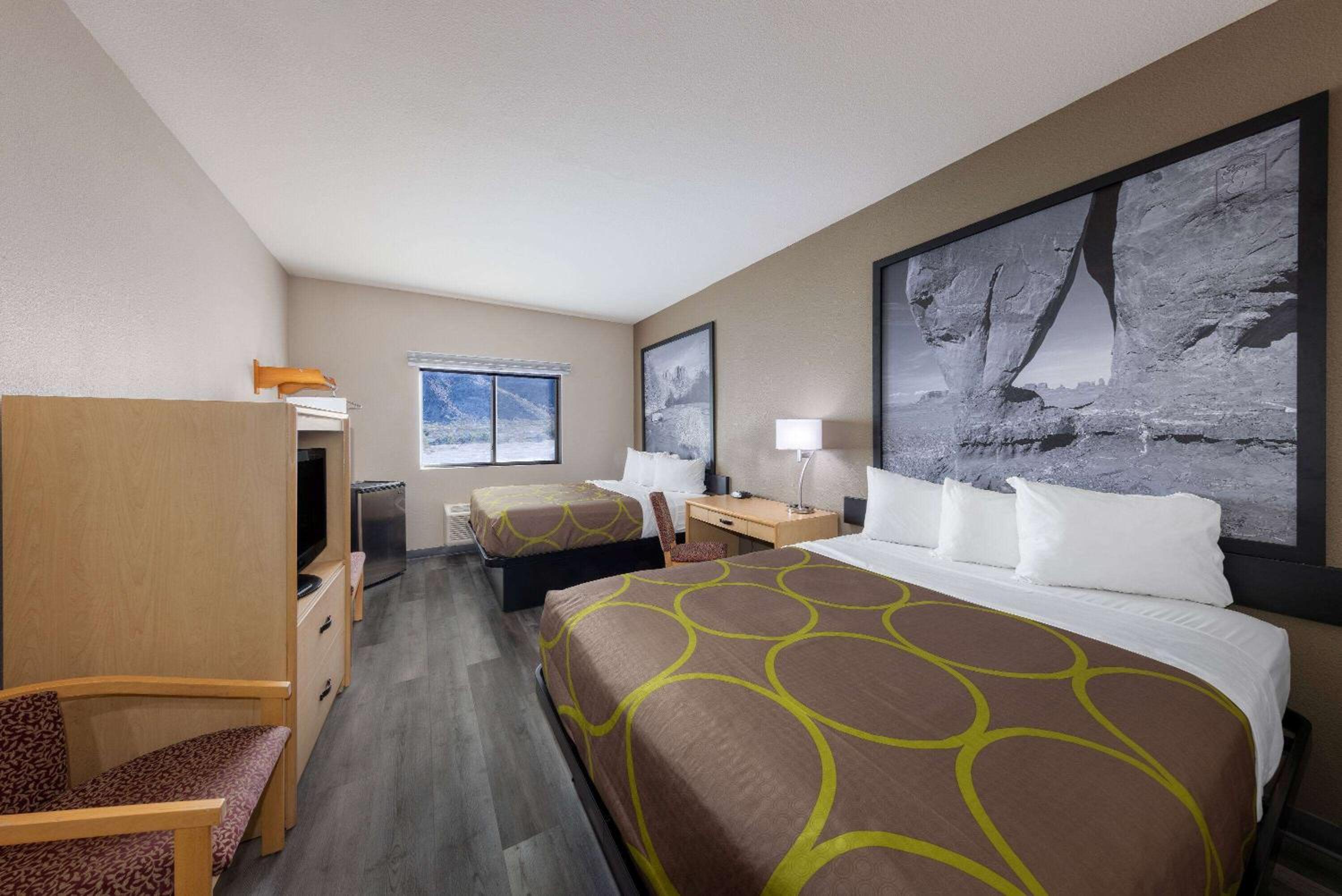 Super 8 by Wyndham Quartzsite AZ - Property Image 2