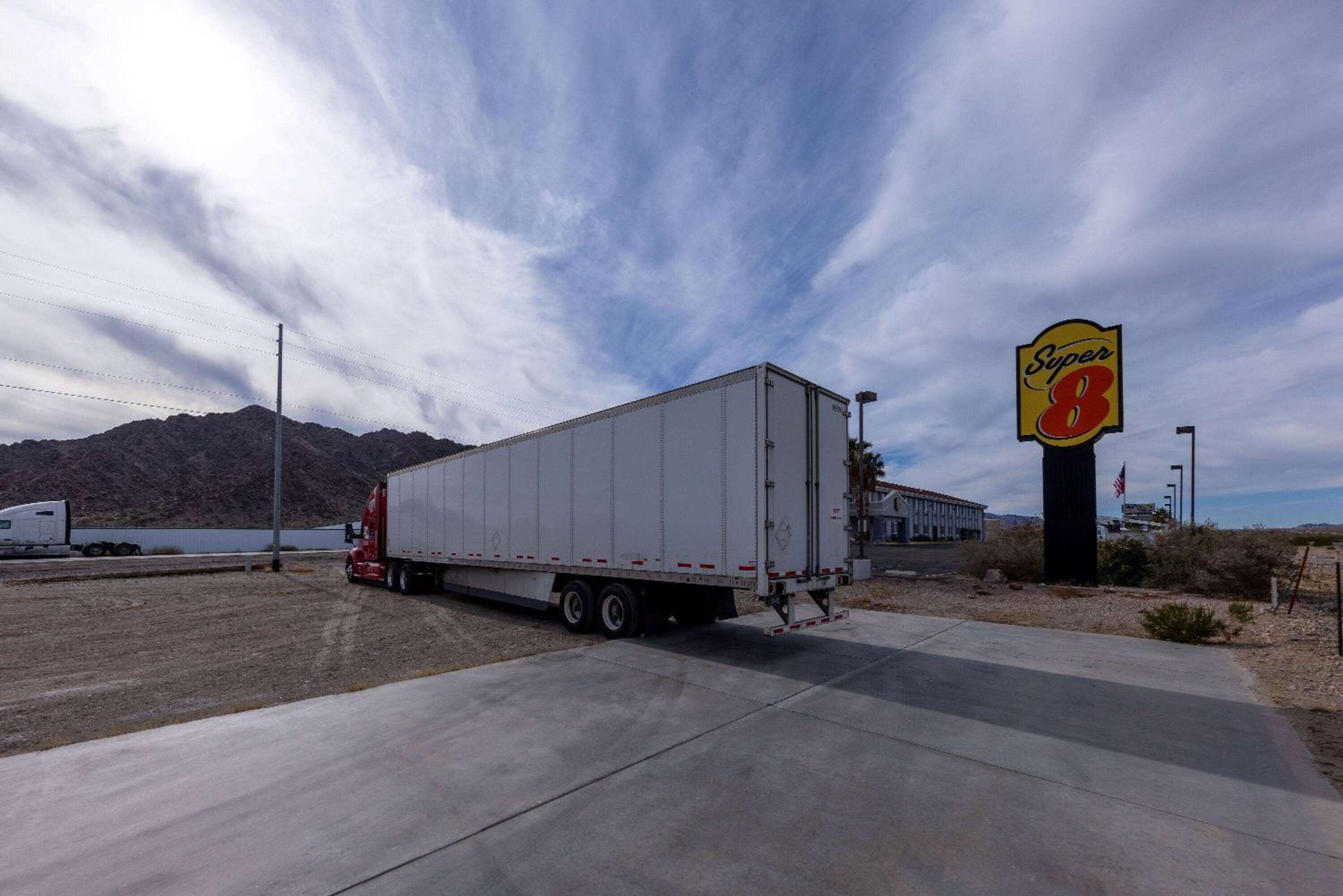 Super 8 by Wyndham Quartzsite AZ - Property Image 9