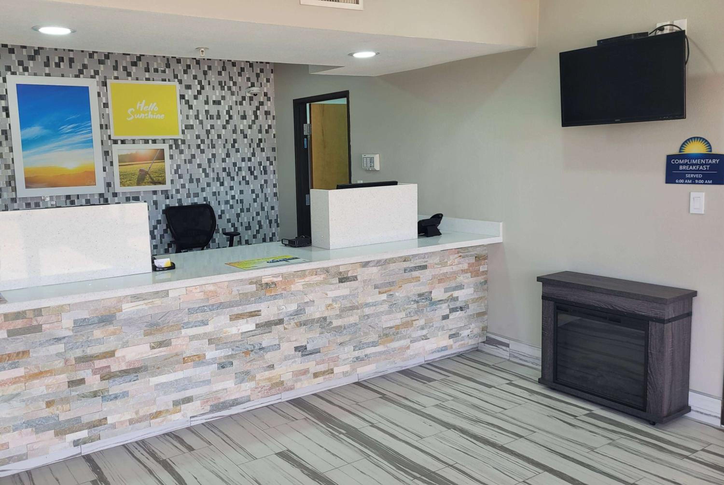 Childress Vacations - Days Inn by Wyndham Childress - Property Image 17