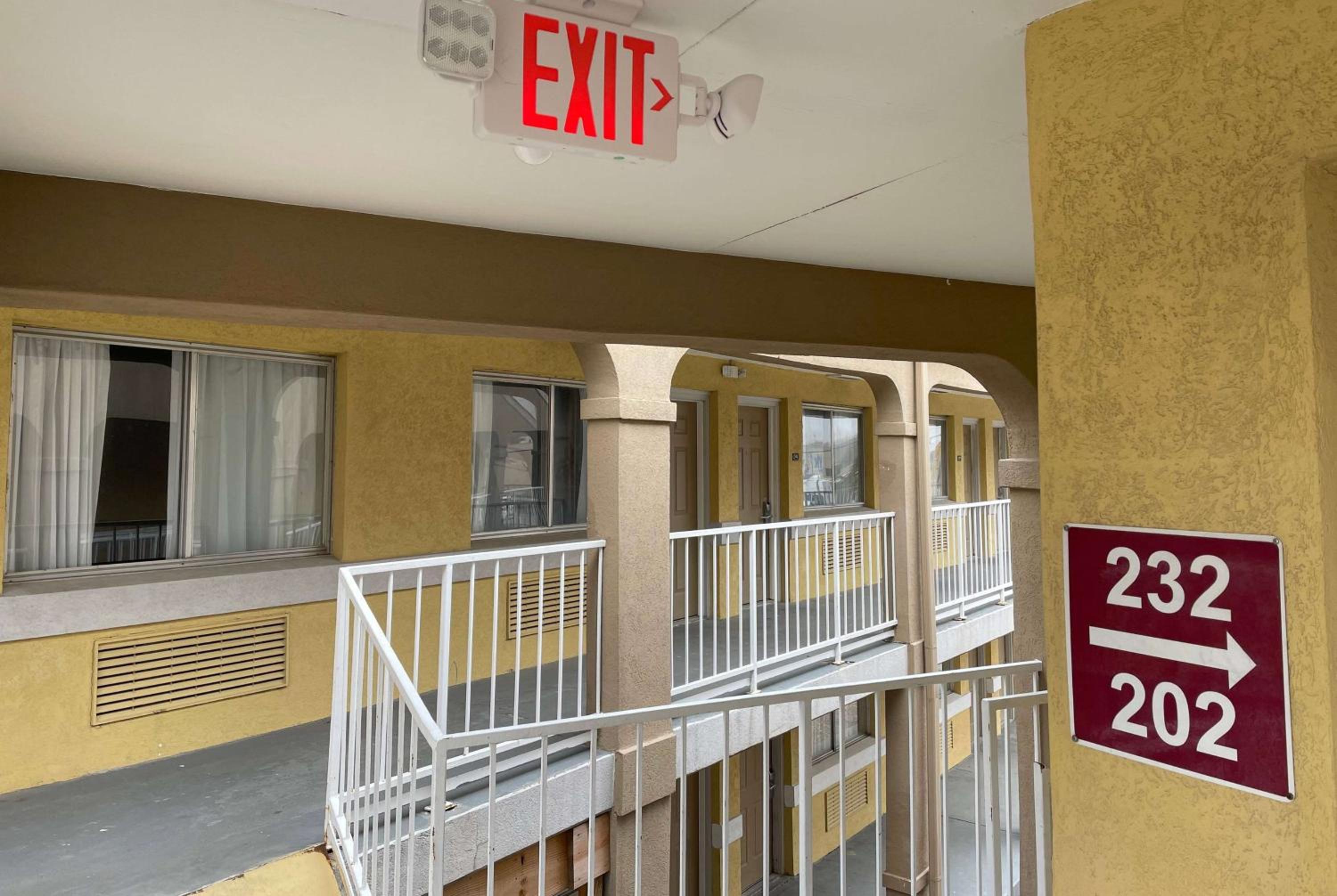Red Lion Inn & Suites Junction City view 2