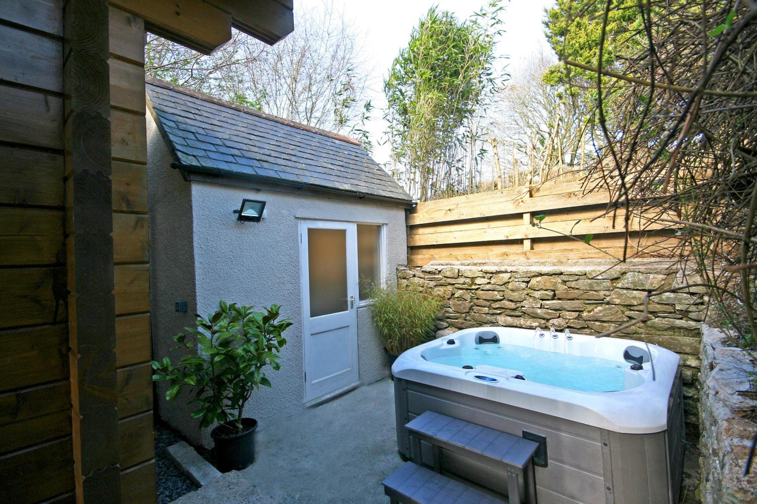 Yealm Cabin Self Catering Log Cabin in Devon with Hot Tub view 2