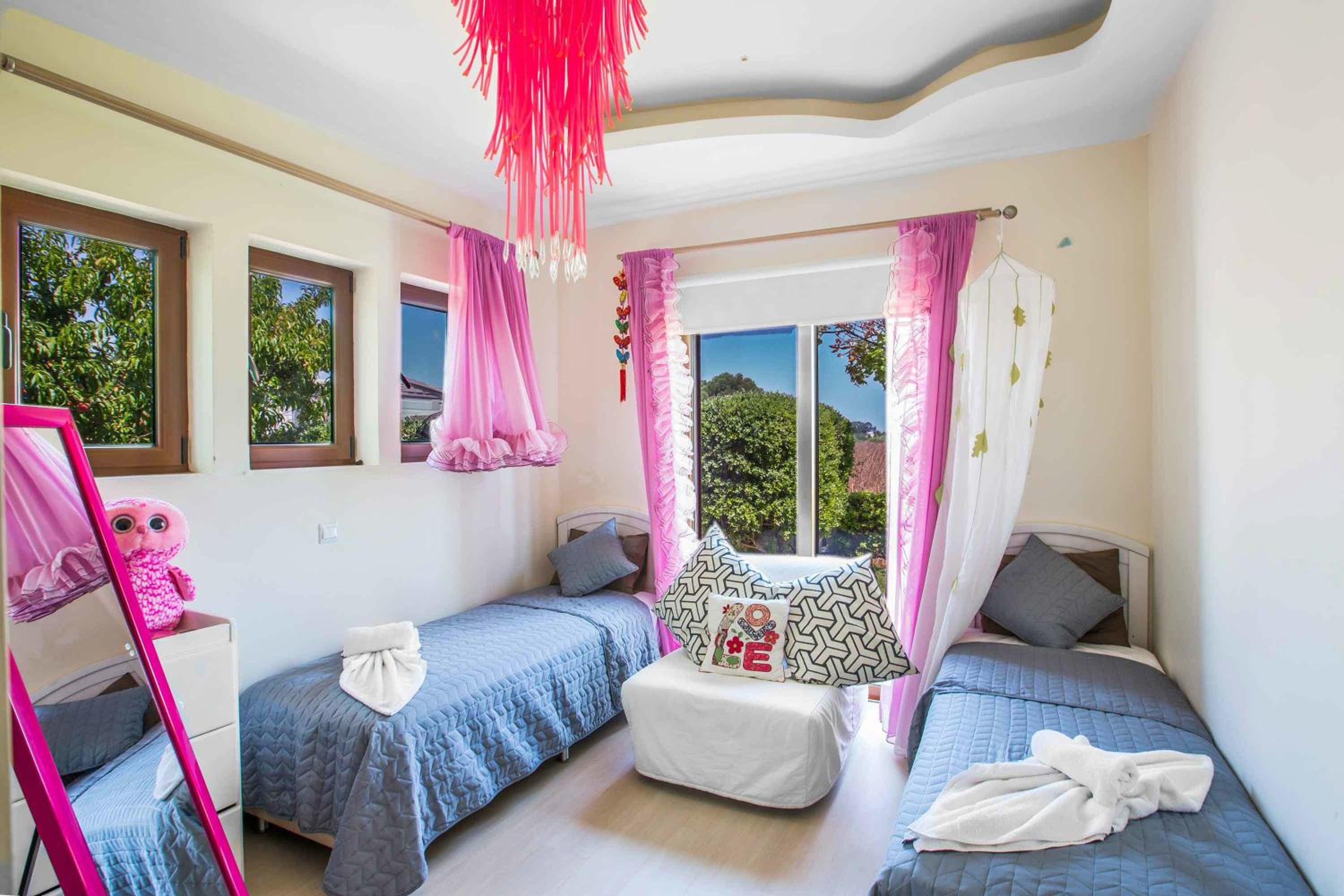 Villa Nyx