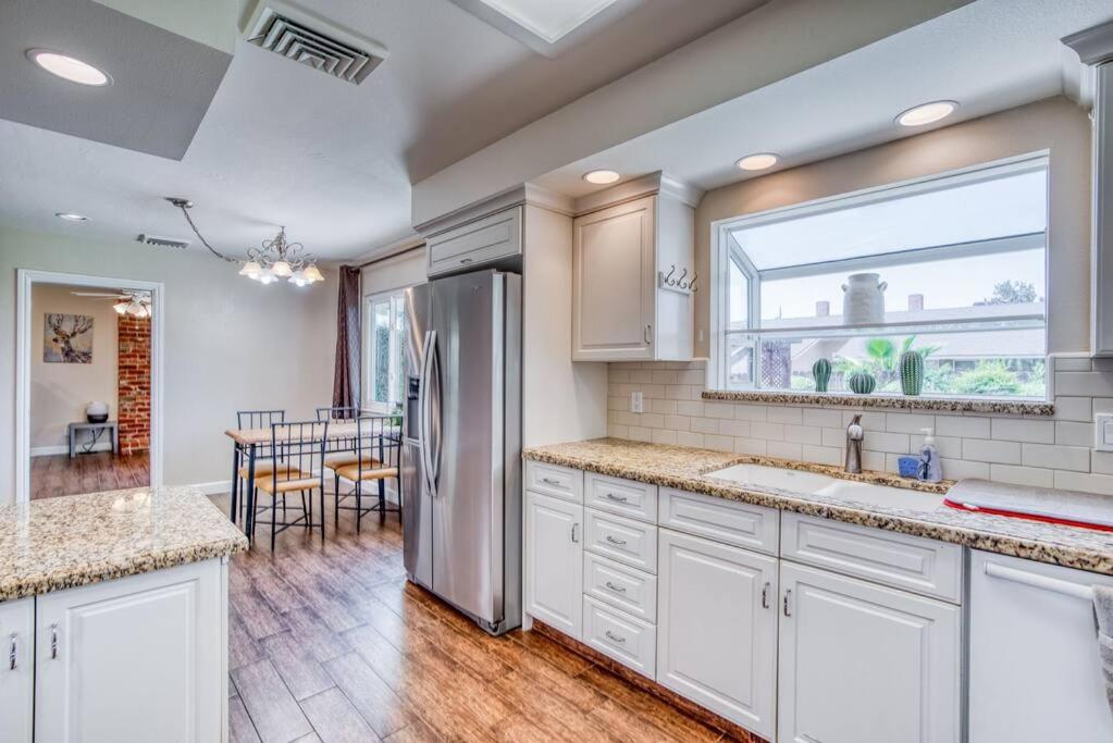 X-Large Spacious Deluxe House Fastest Wi-Fi view 3