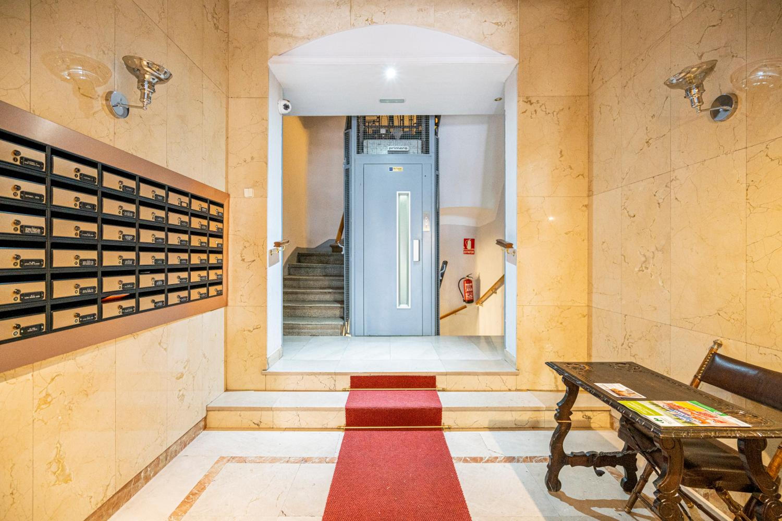 For You Rentals COZY APARTMENT TEMPORAL IN BARRIO SALAMANCA JOG48 view 2