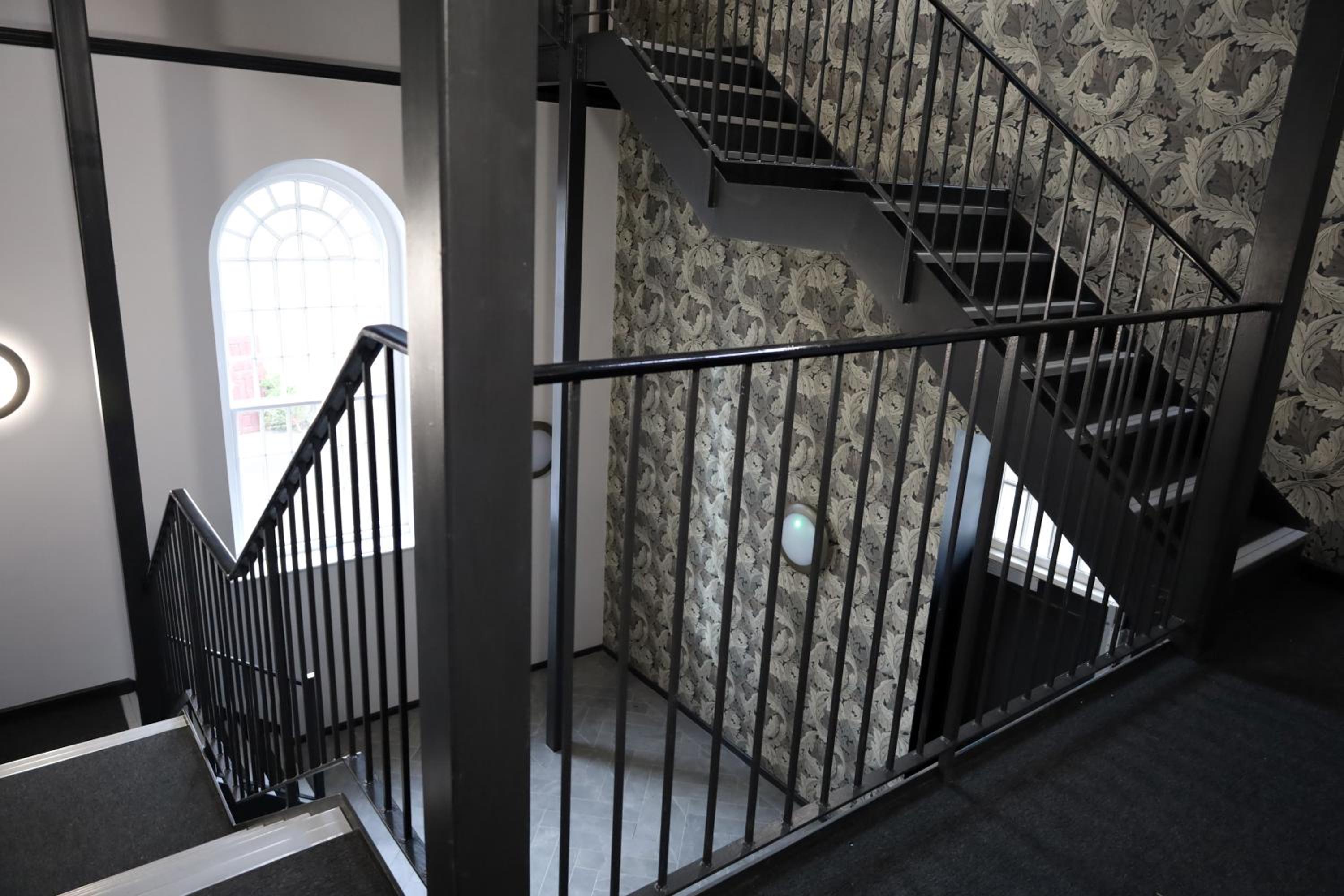 Wesley House - Fantastic Location with Free Parking