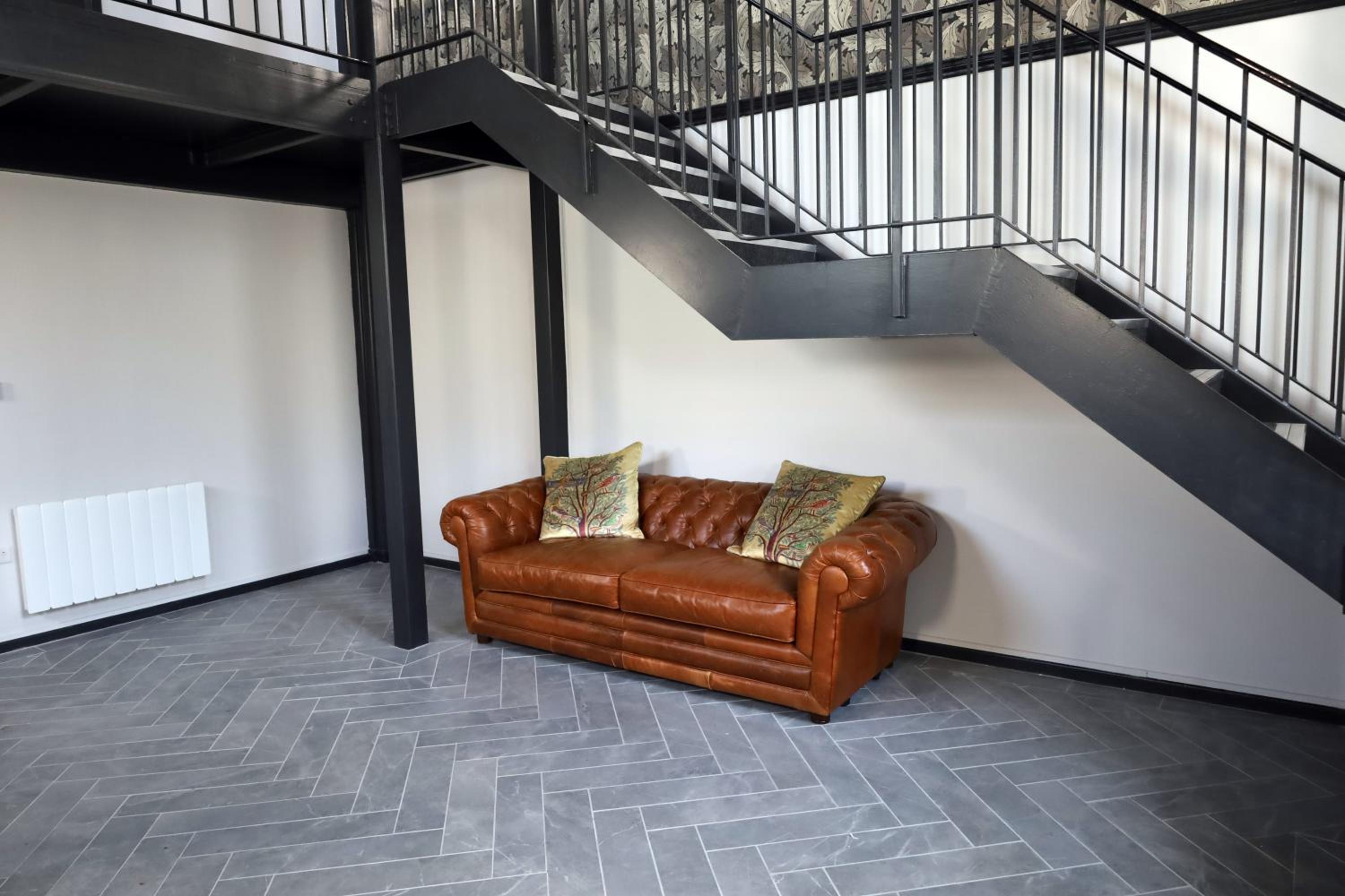 Wesley House - Fantastic Location with Free Parking
