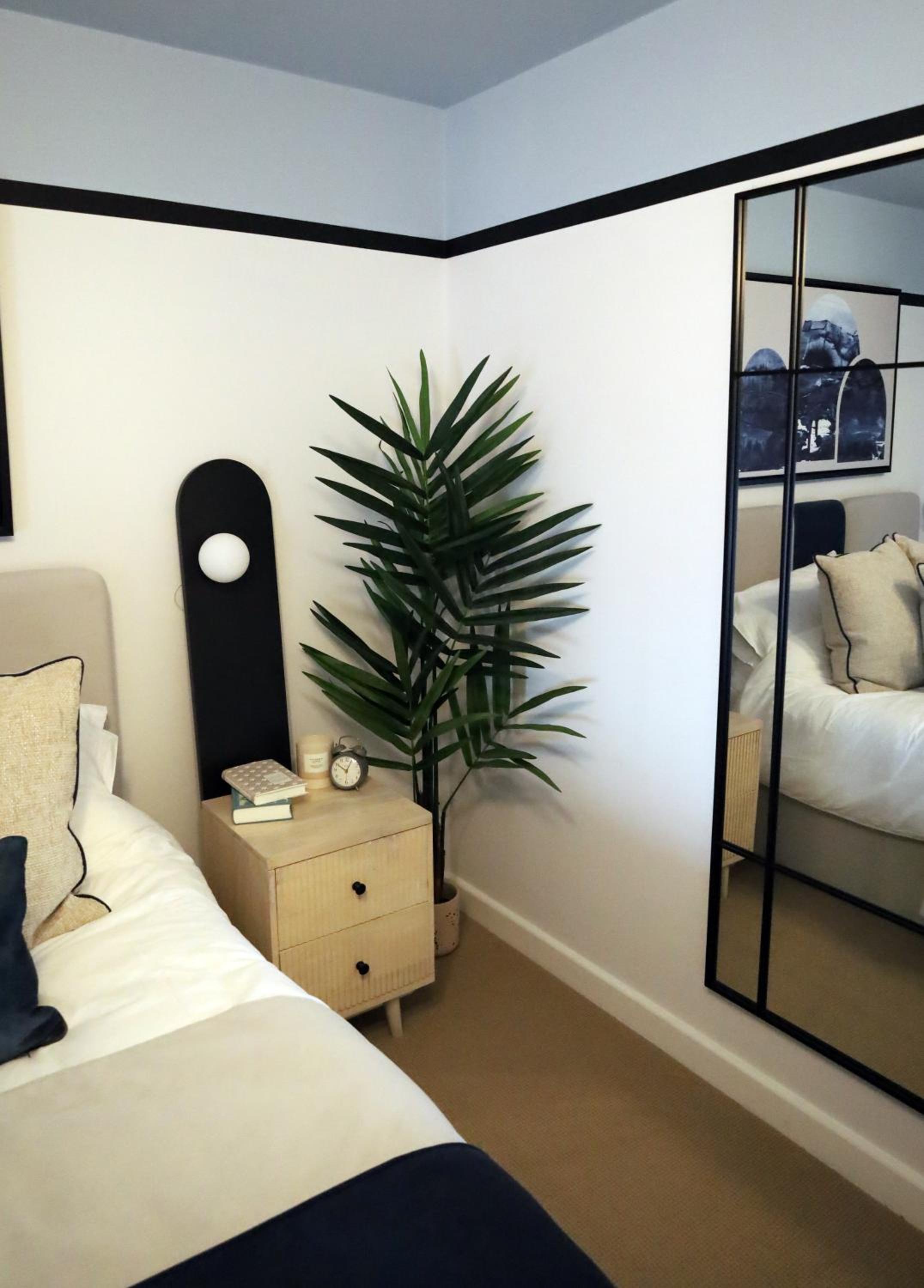 Wesley House - Fantastic Location with Free Parking