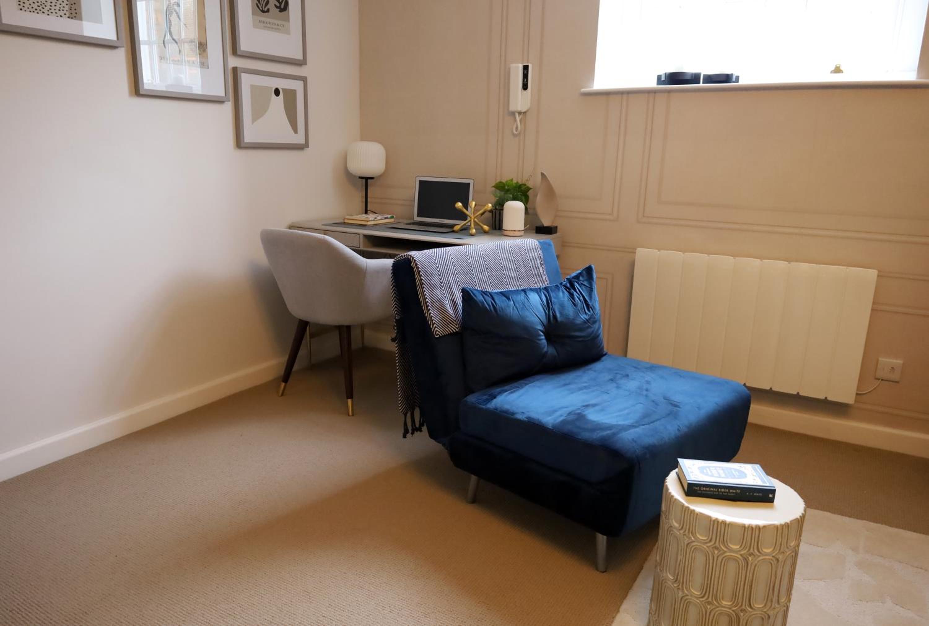 Wesley House - Fantastic Location with Free Parking