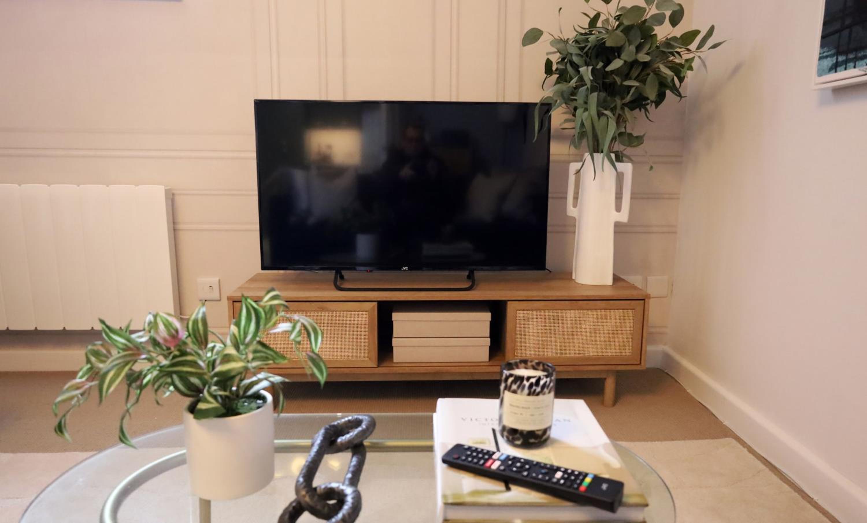 Wesley House - Fantastic Location with Free Parking