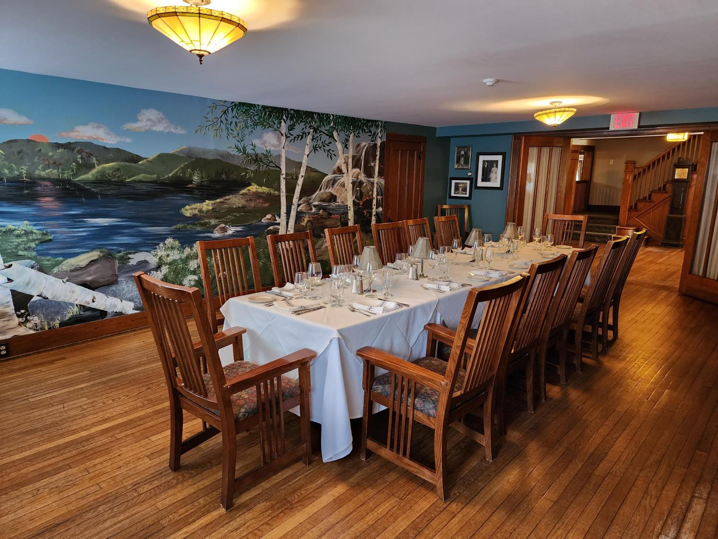Friends Lake Inn
