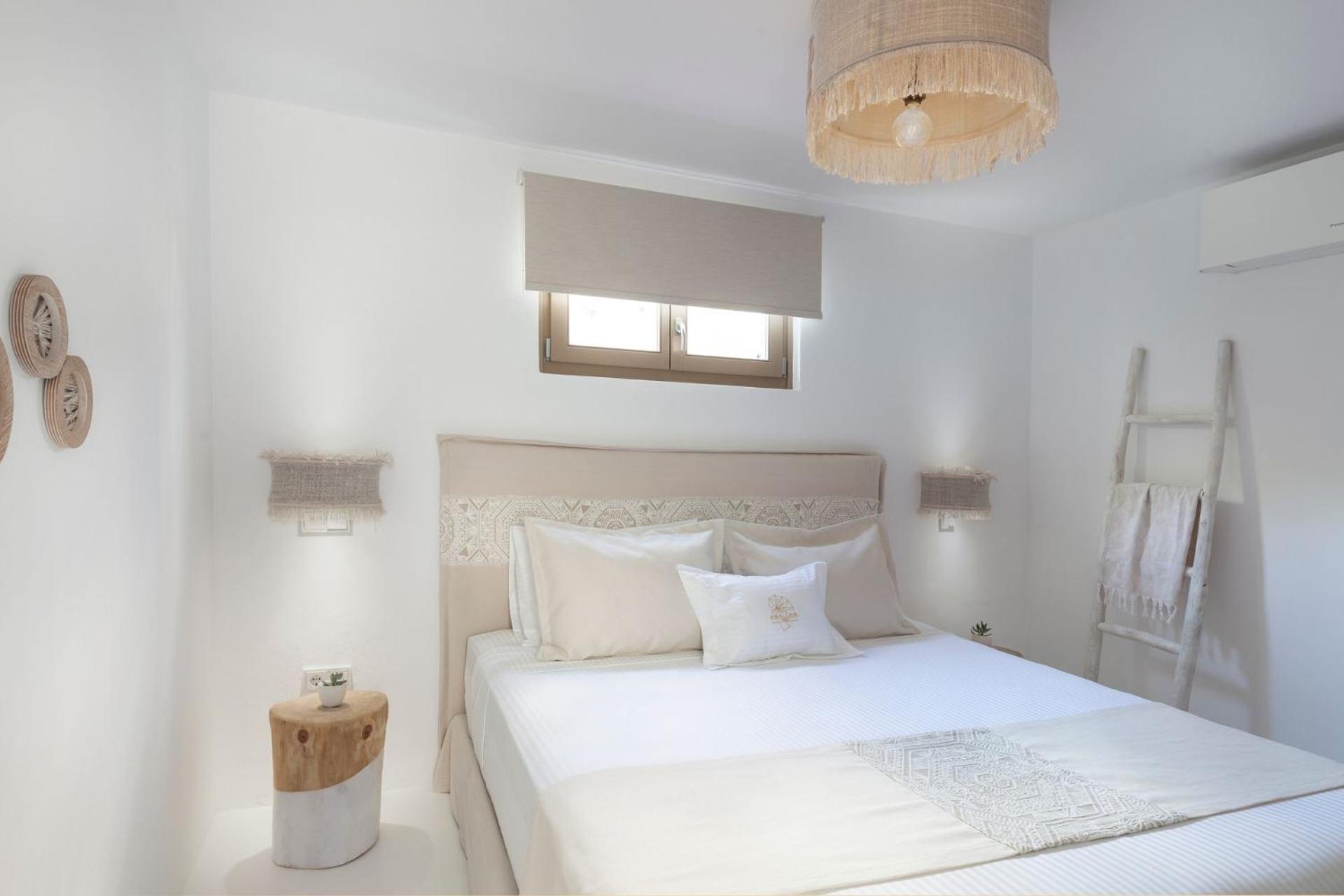 Executive Paros Villa Villa Avra 3 Bedrooms Sea View & Outdoor Jacuzzi photo 3