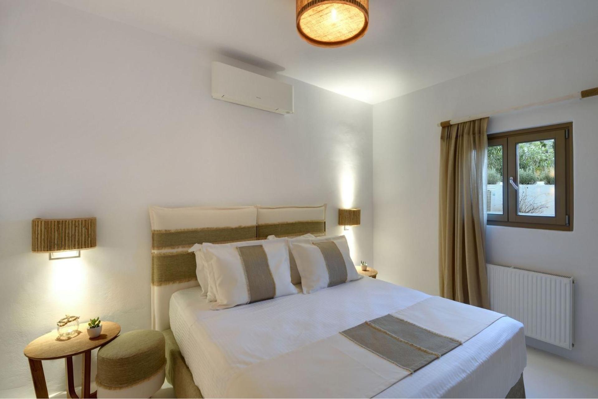 Executive Paros Villa Villa Avra 3 Bedrooms Sea View & Outdoor Jacuzzi photo 2