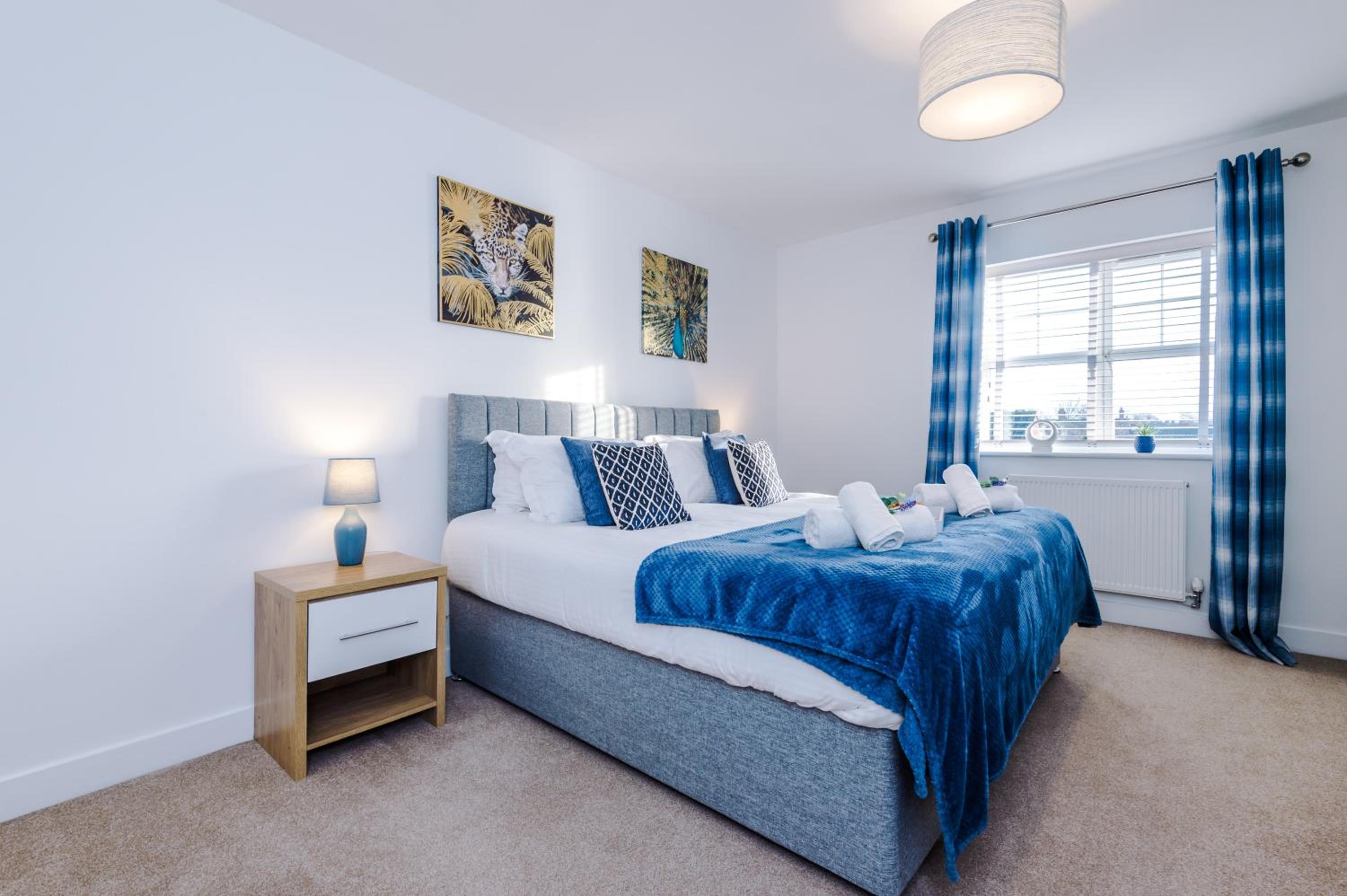 Modern 4-Bed Townhouse in Crewe by 53 Degrees Property, Ideal for Contractors & Business, FREE Parking - Sleeps 8 view 4