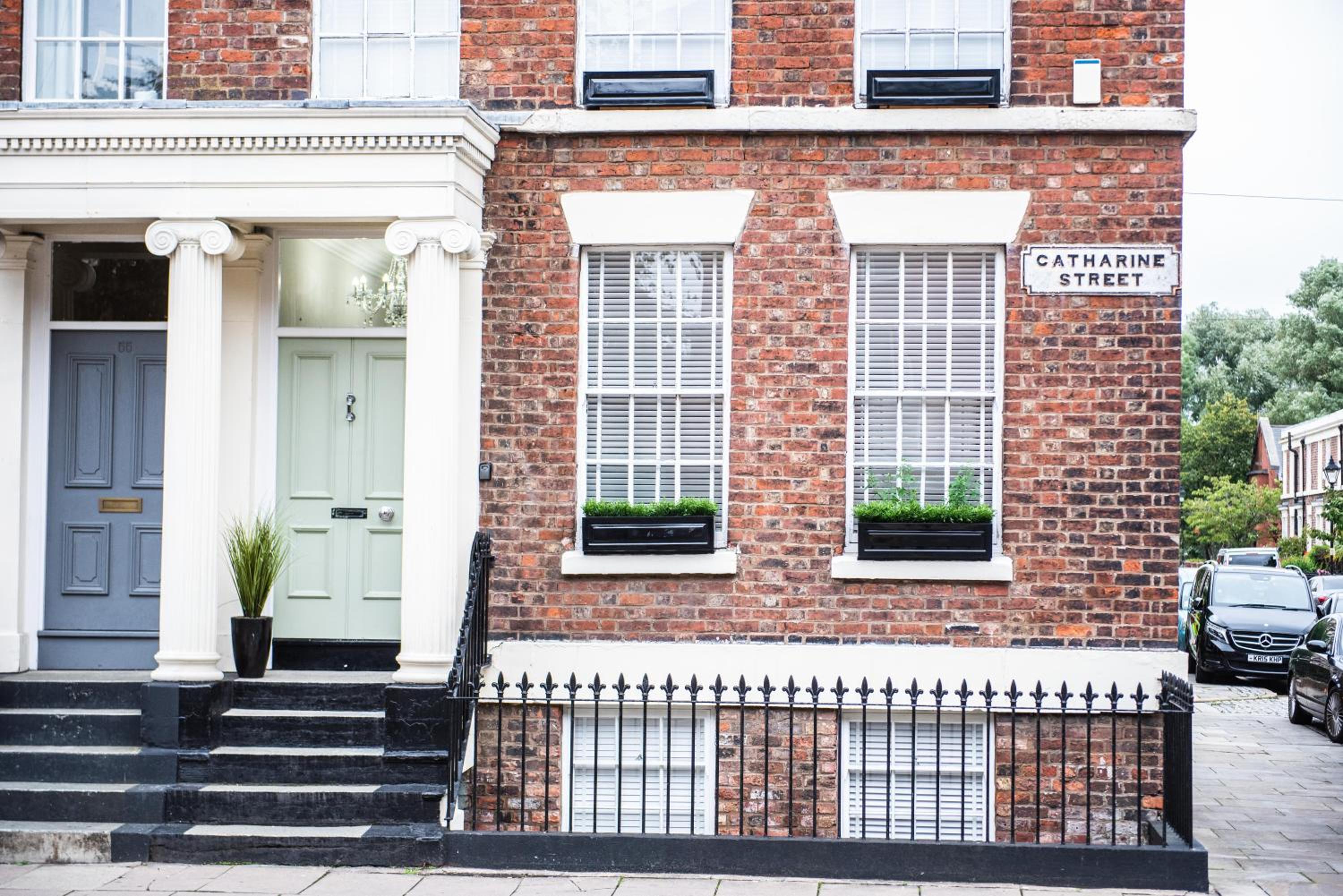 Liverpool Georgian Town House Catharine St view 2