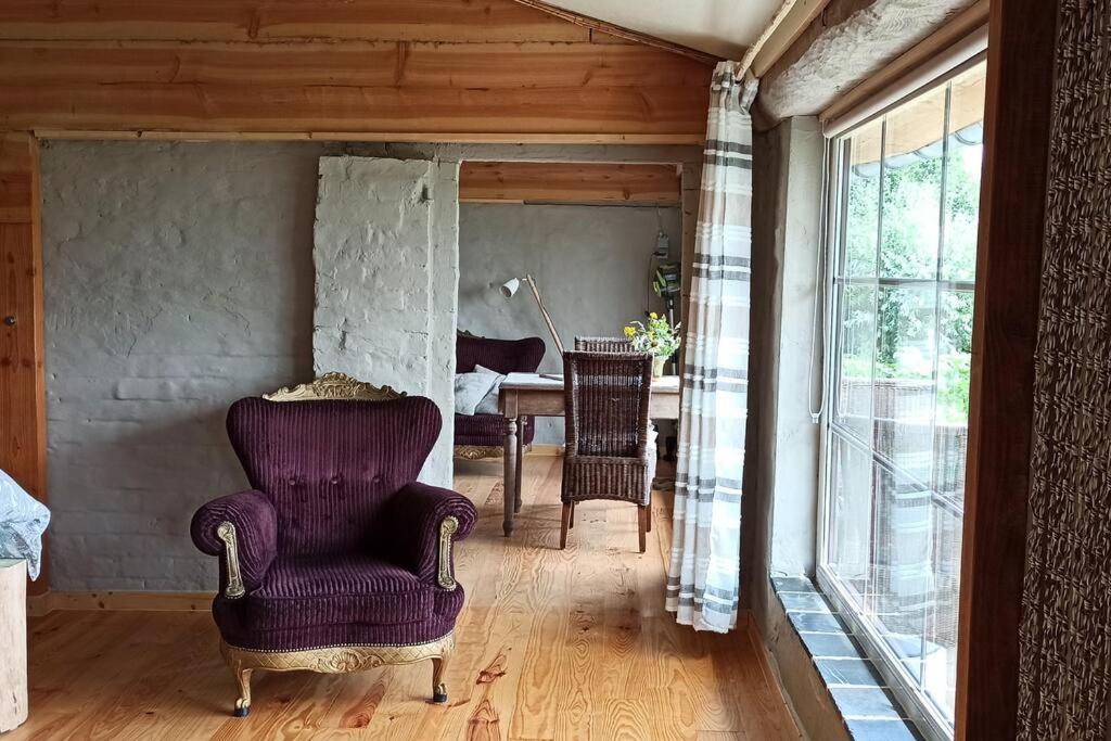KorenTil . Cosy house with private garden