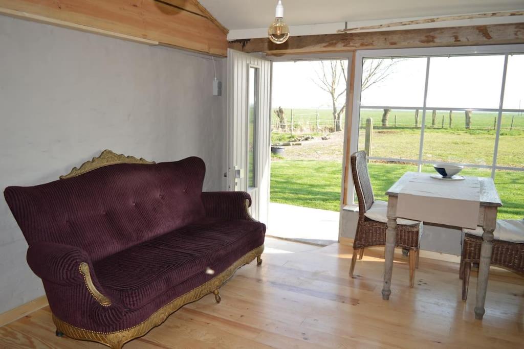 KorenTil . Cosy house with private garden