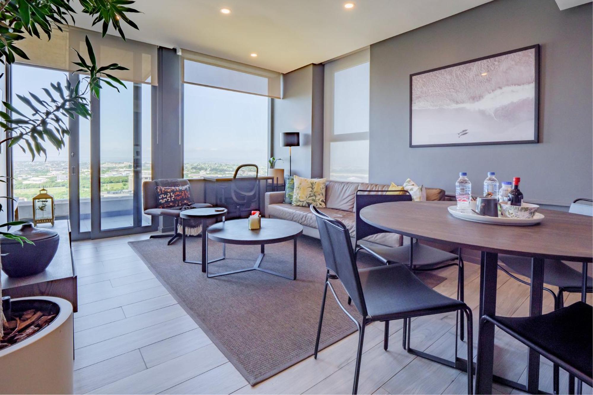Umhlanga Arch Luxury Holiday or Work with Sea View - Inverter Backup Power view 4