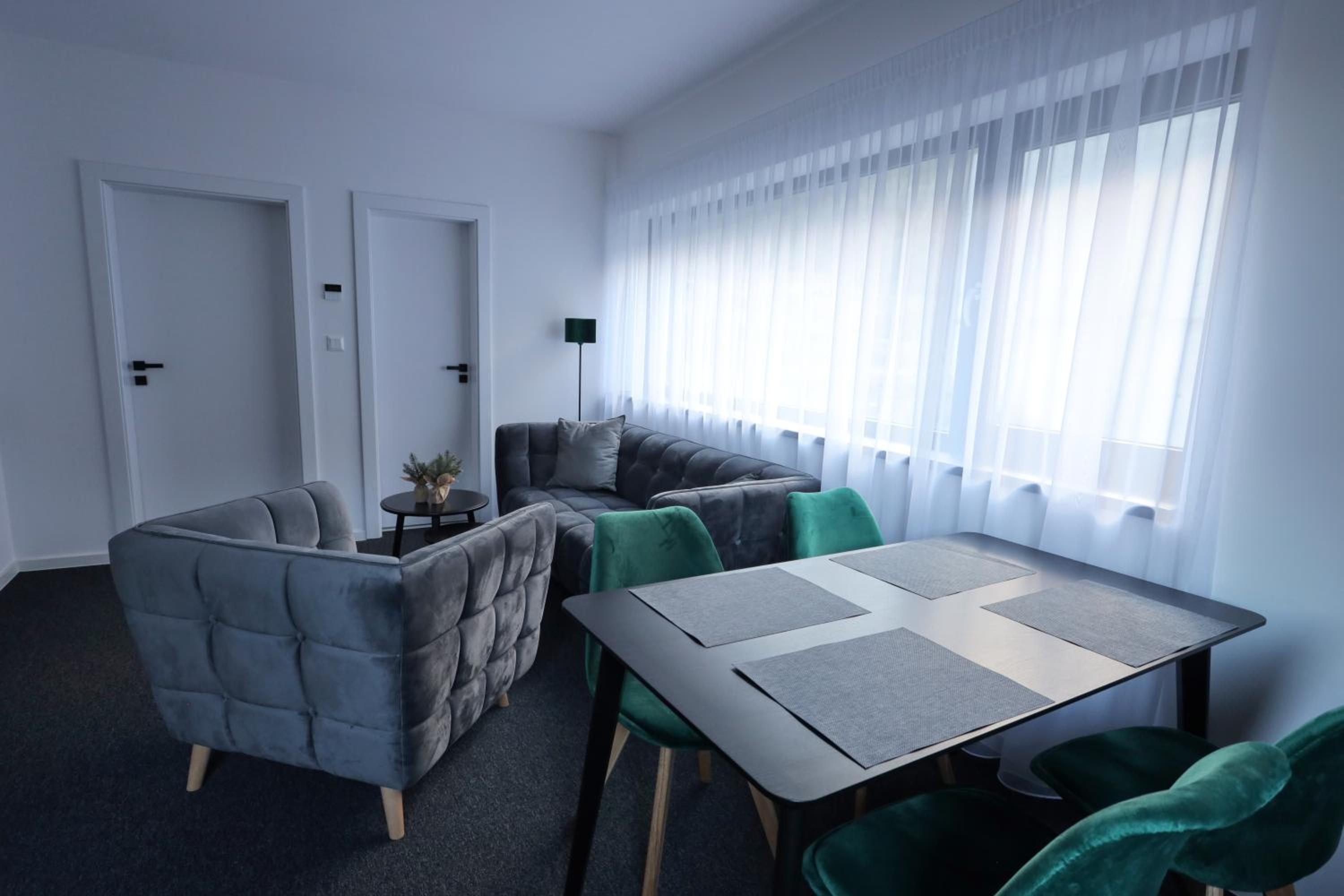 Photo 100