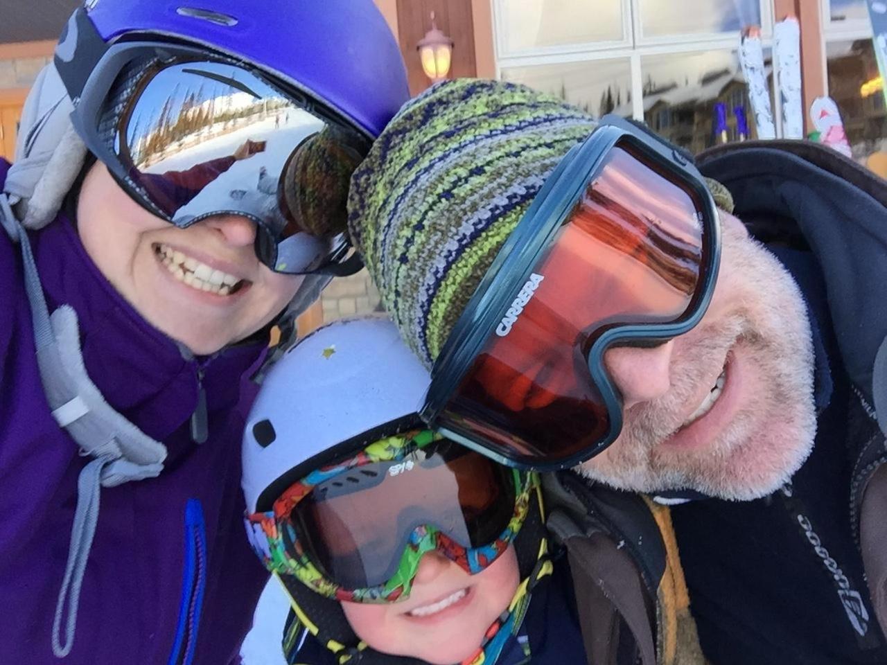 I Spy - Cozy Pet Friendly, Ski In Ski Out Condo with Private Hot Tub