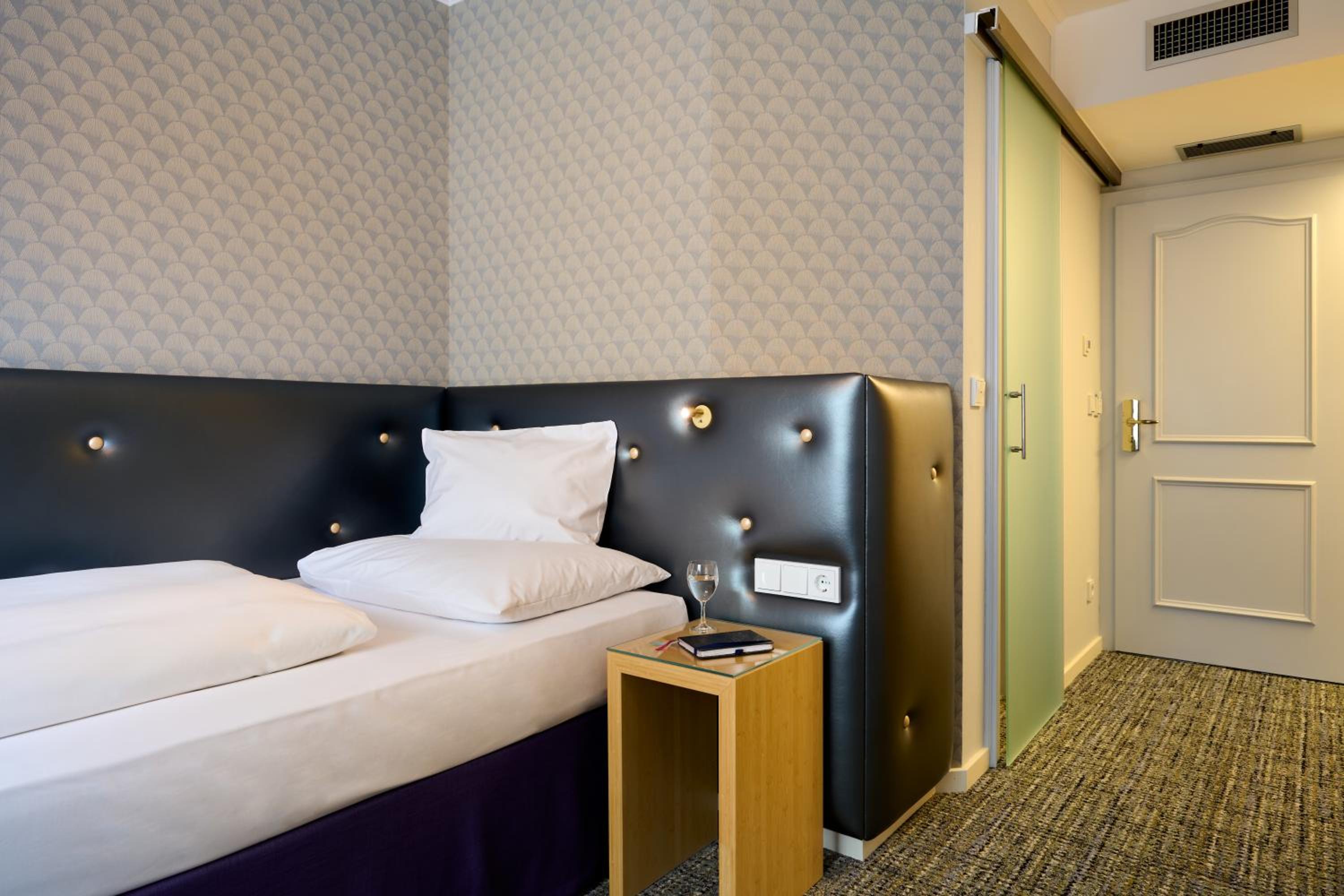 Munich Vacations - Hotel Lechnerhof Unterfohring - Property Image 3