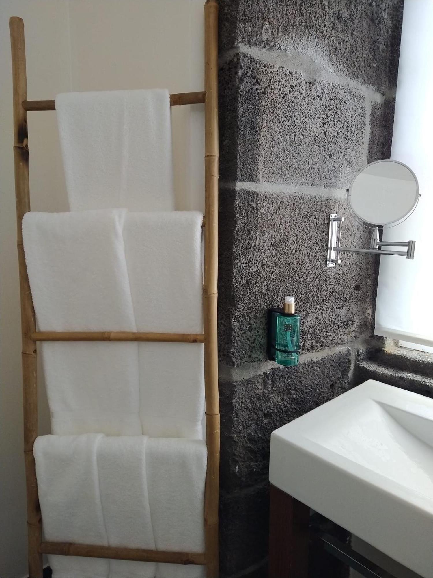 Azores Youth Hostels - Pico