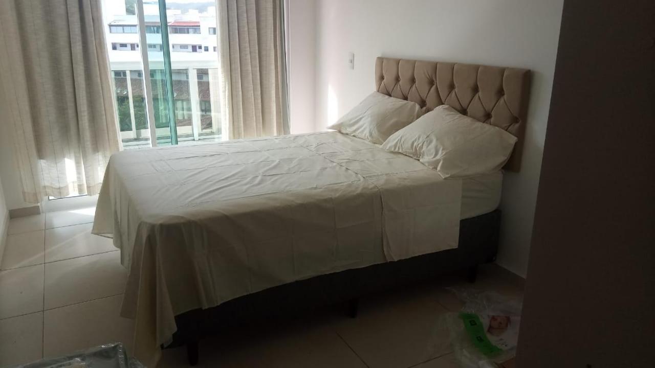 lindo apartamento de 1 quarto com vista para o mar