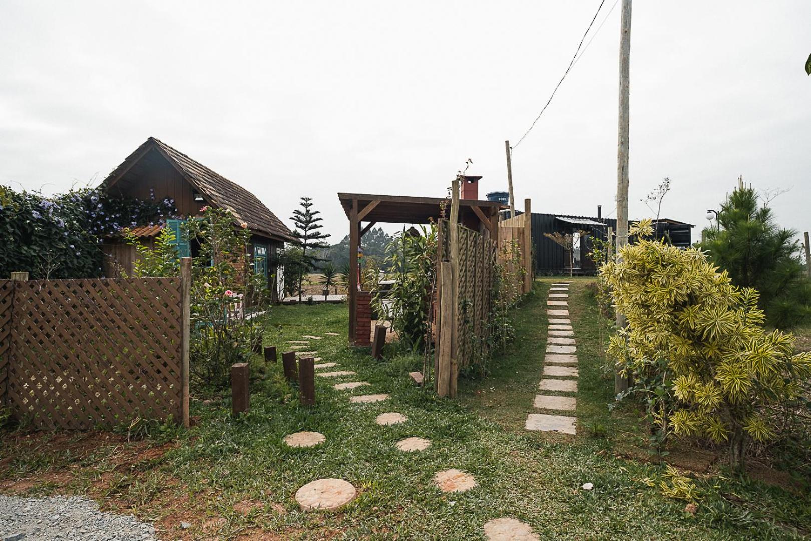 CASA DE VIDRO EM MEIO A NATUREZA - Conteiner Lua