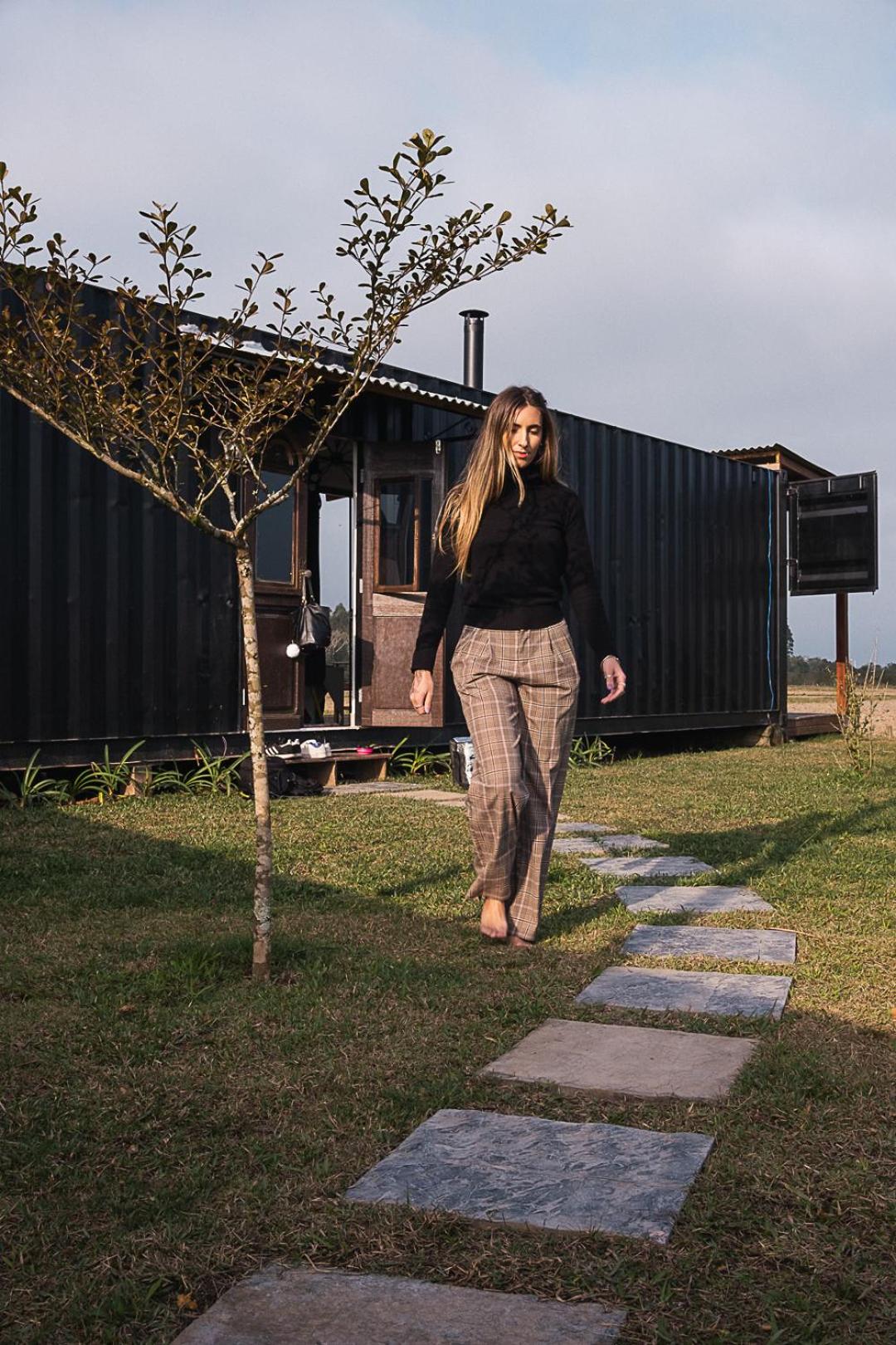 CASA DE VIDRO EM MEIO A NATUREZA - Conteiner Lua