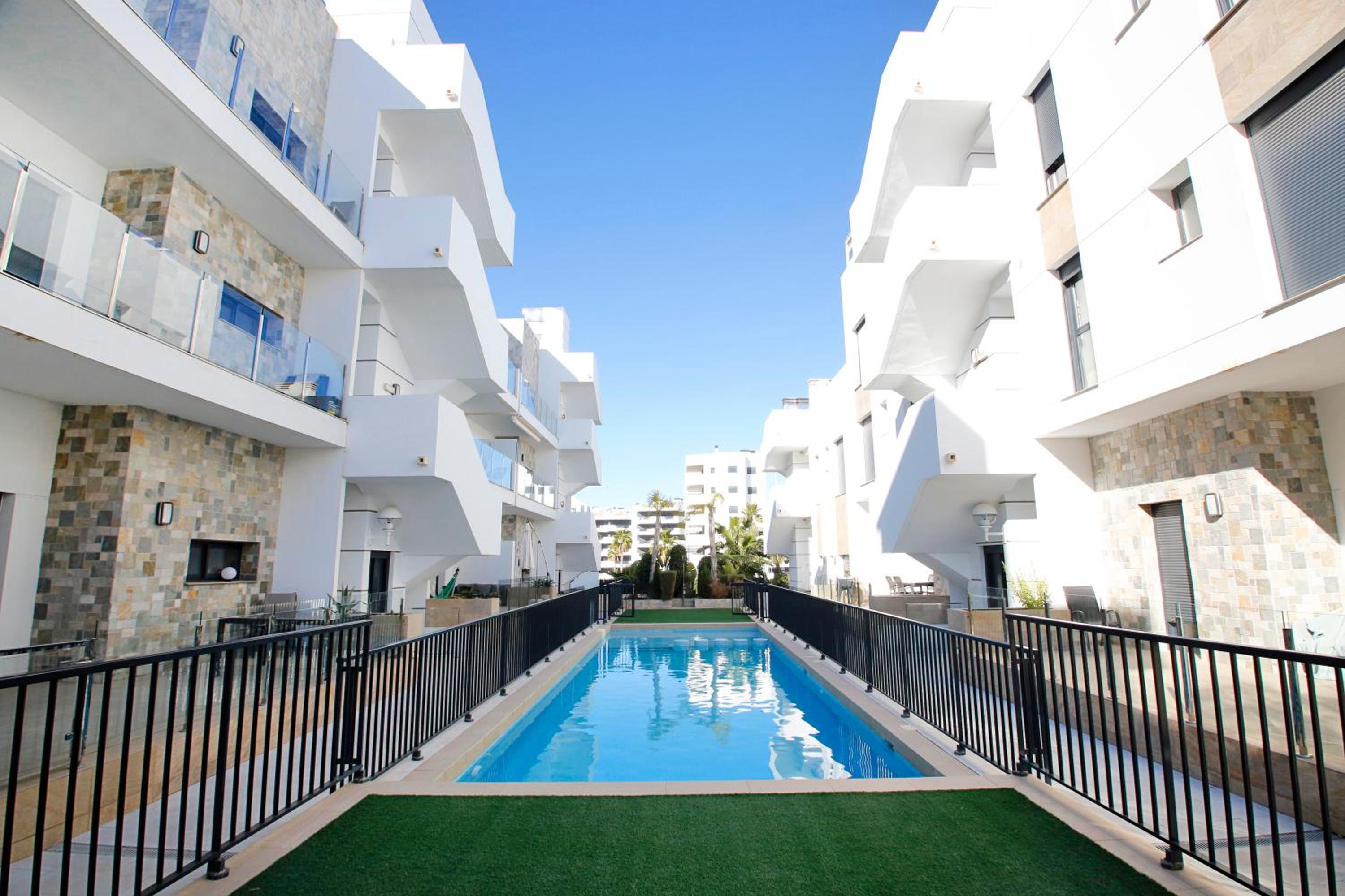 Luxury Arenales Home With AC,Pool and BBQ view 4