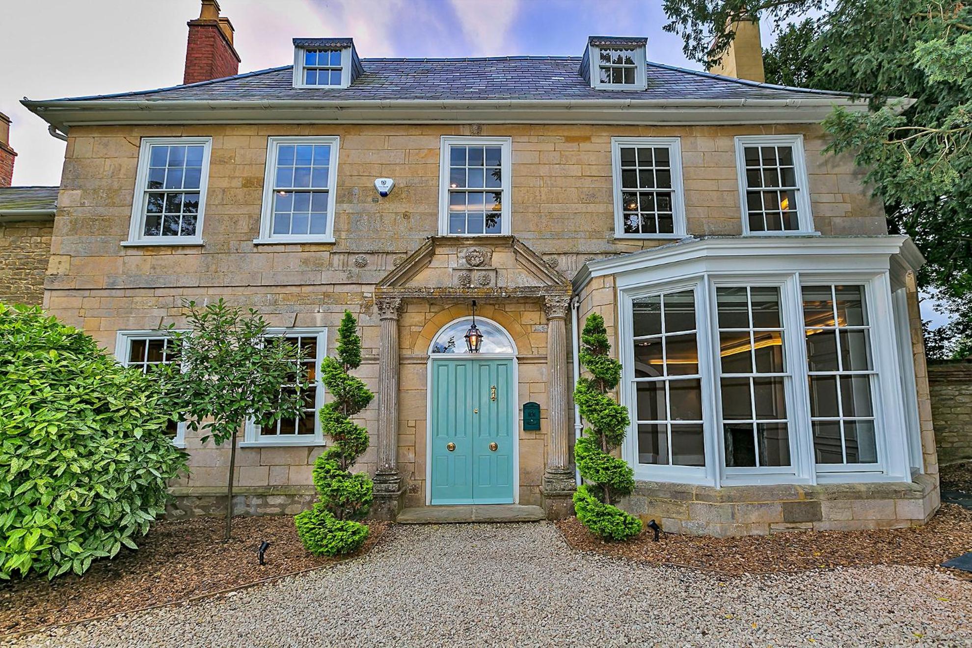 Finest Retreats - Ttich Manor view 4