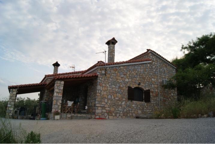 SIX INDEPENDENT HOUSES BY THE sea view 2