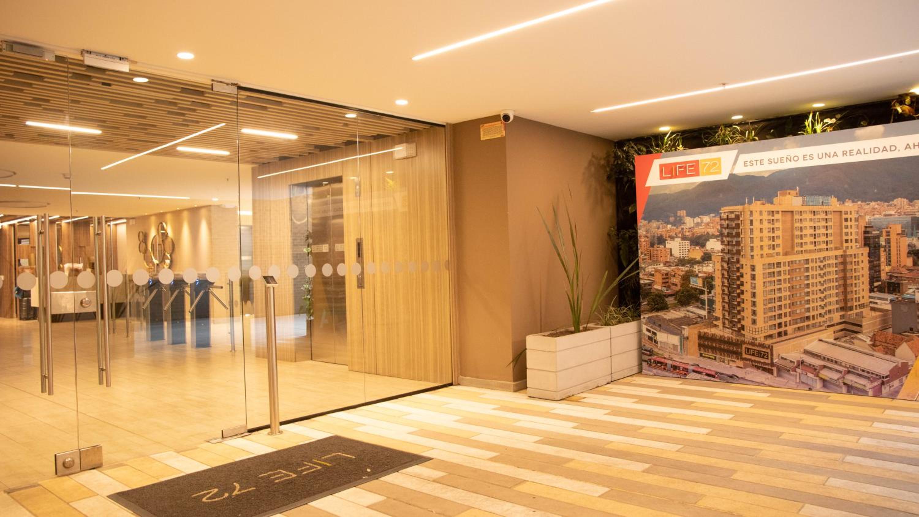 WH Nuevo piso, zona financiera, vista a la ciudad
