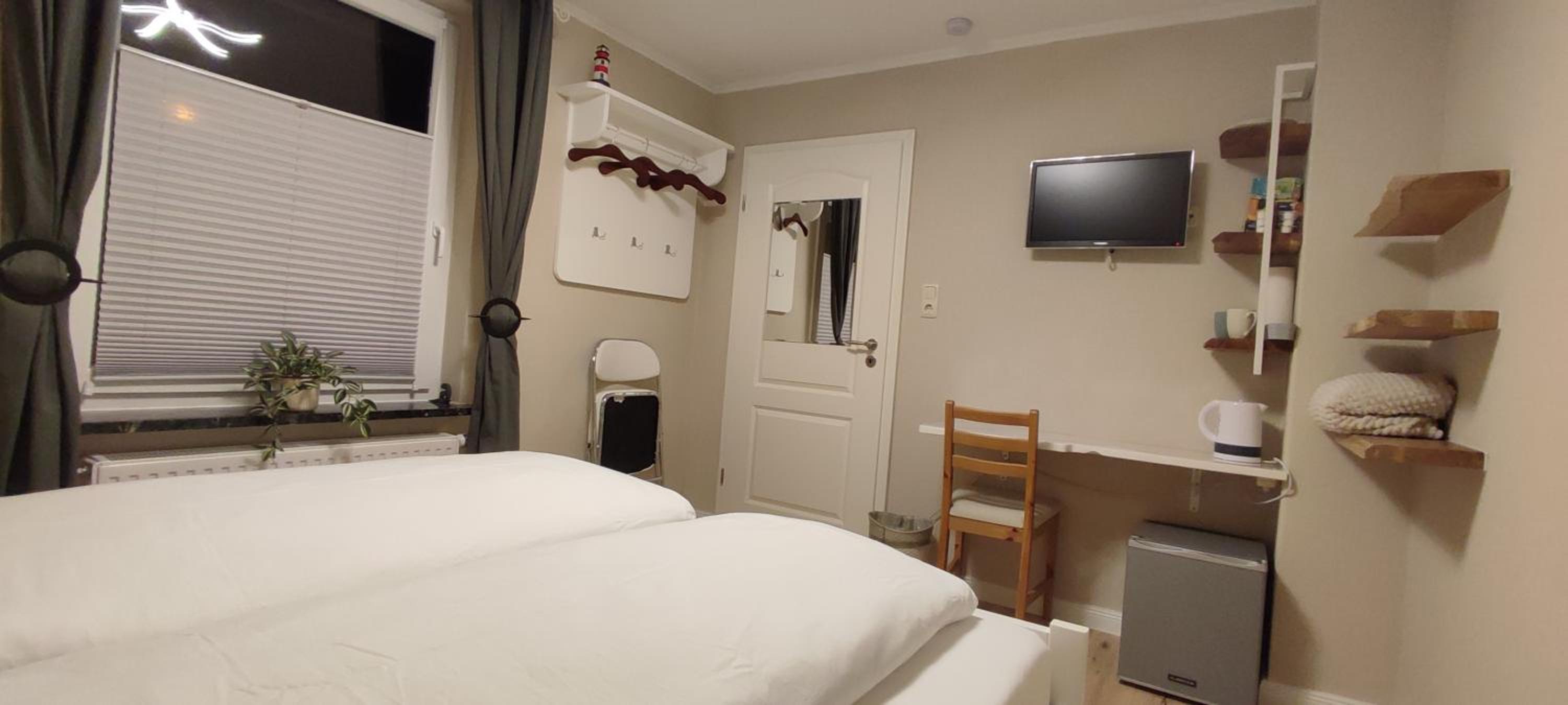 Nordseezimmer Koje - WLAN, Parkplatz, eigenes Bad, Fahrradschuppen, Rollladen
