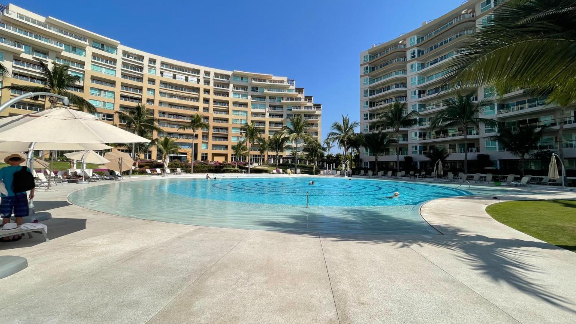 Del Canto PH 10D Luxury & The Best Ocean View! by Kivoya