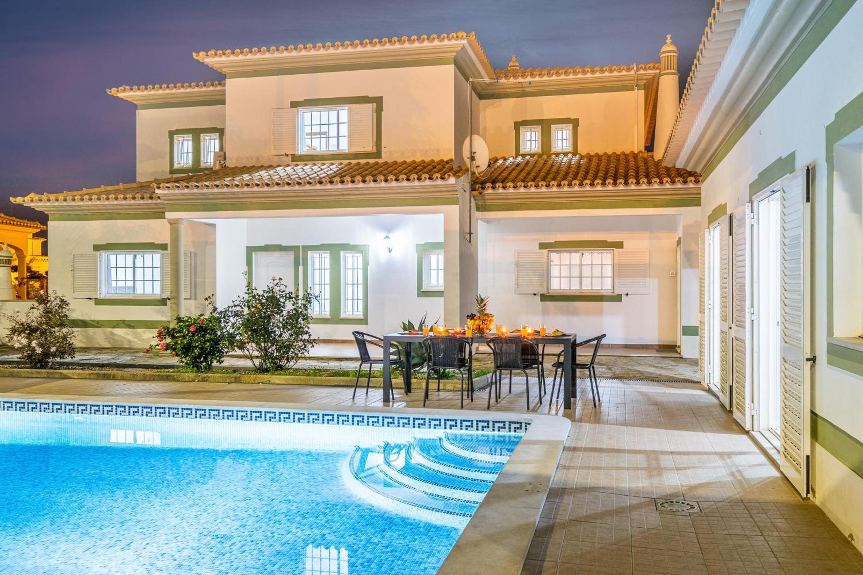 Villa Bahia - Moradia com piscina de água salgada em Albufeira