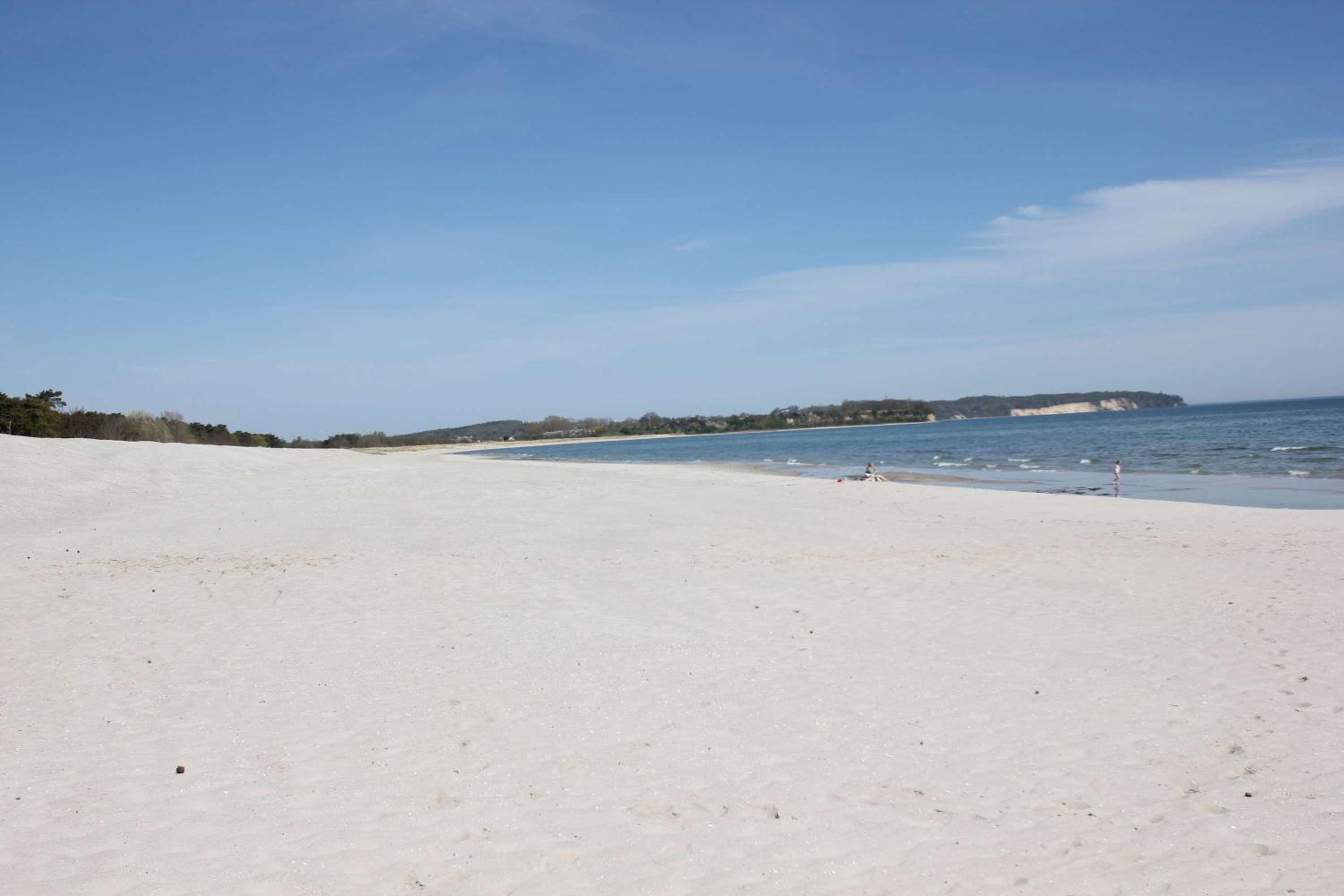 strandnahes Ferienhaus mit überdachter Terrasse und Kamin - Ferienhaus Lobbe
